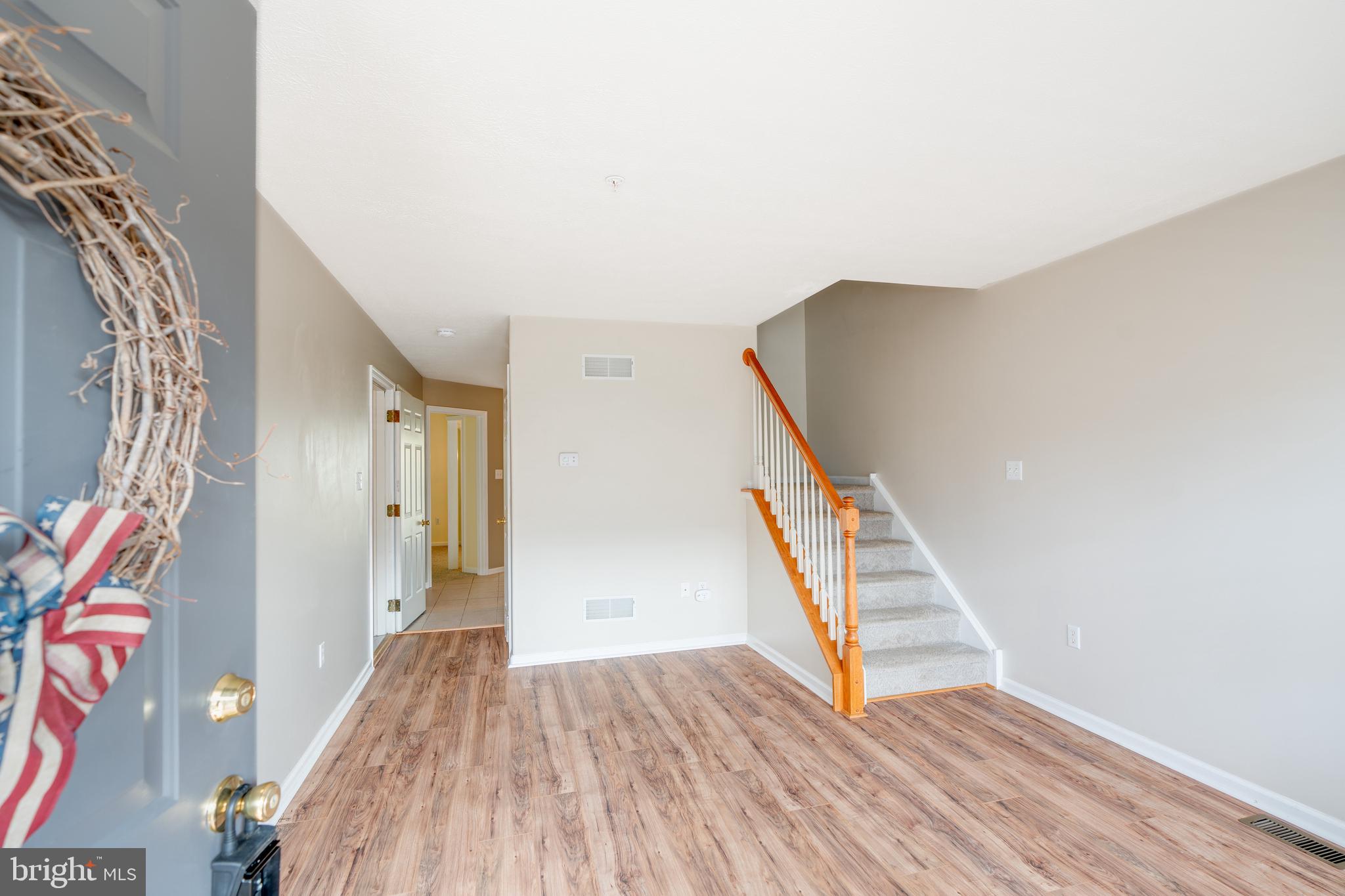 WALNUT HILL - Residential