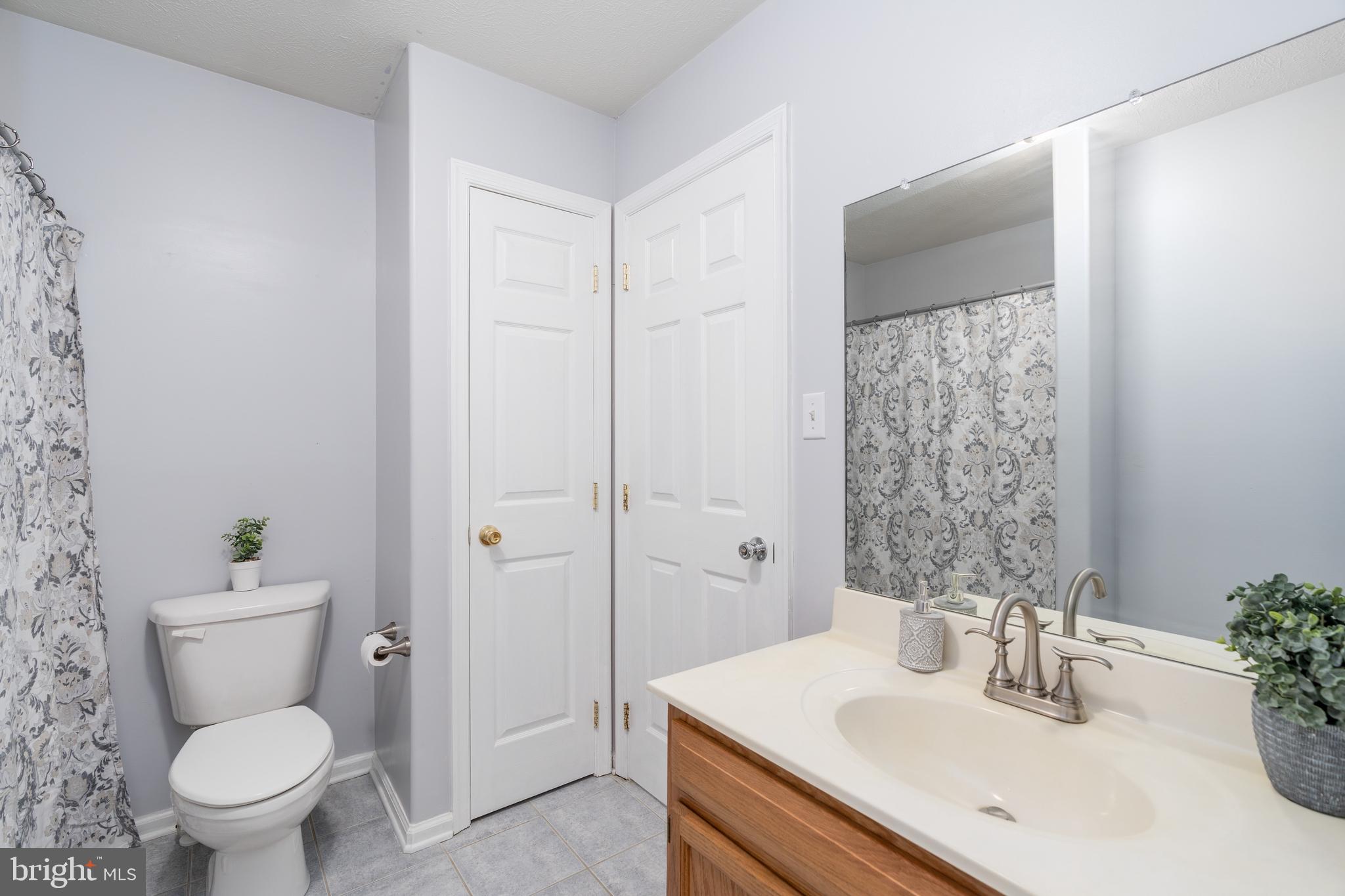 WALNUT HILL - Residential