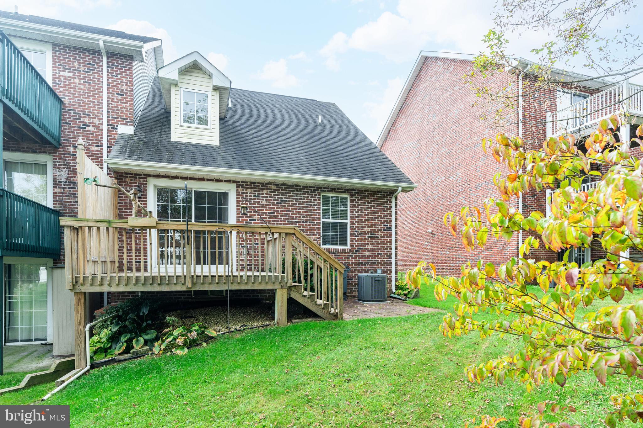 WALNUT HILL - Residential