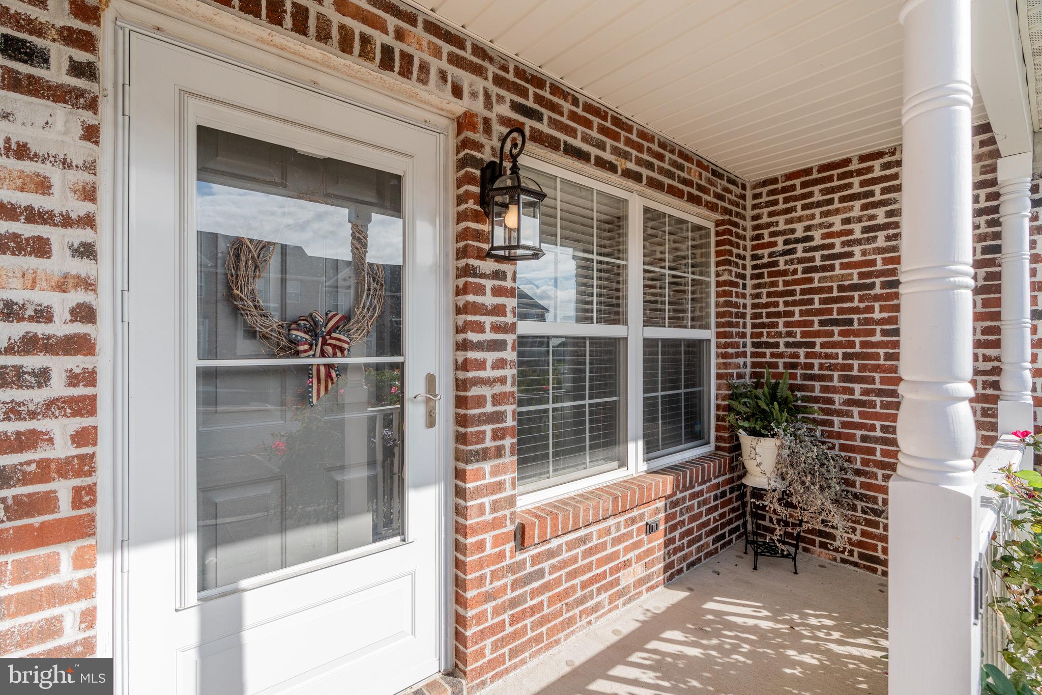 WALNUT HILL - Residential