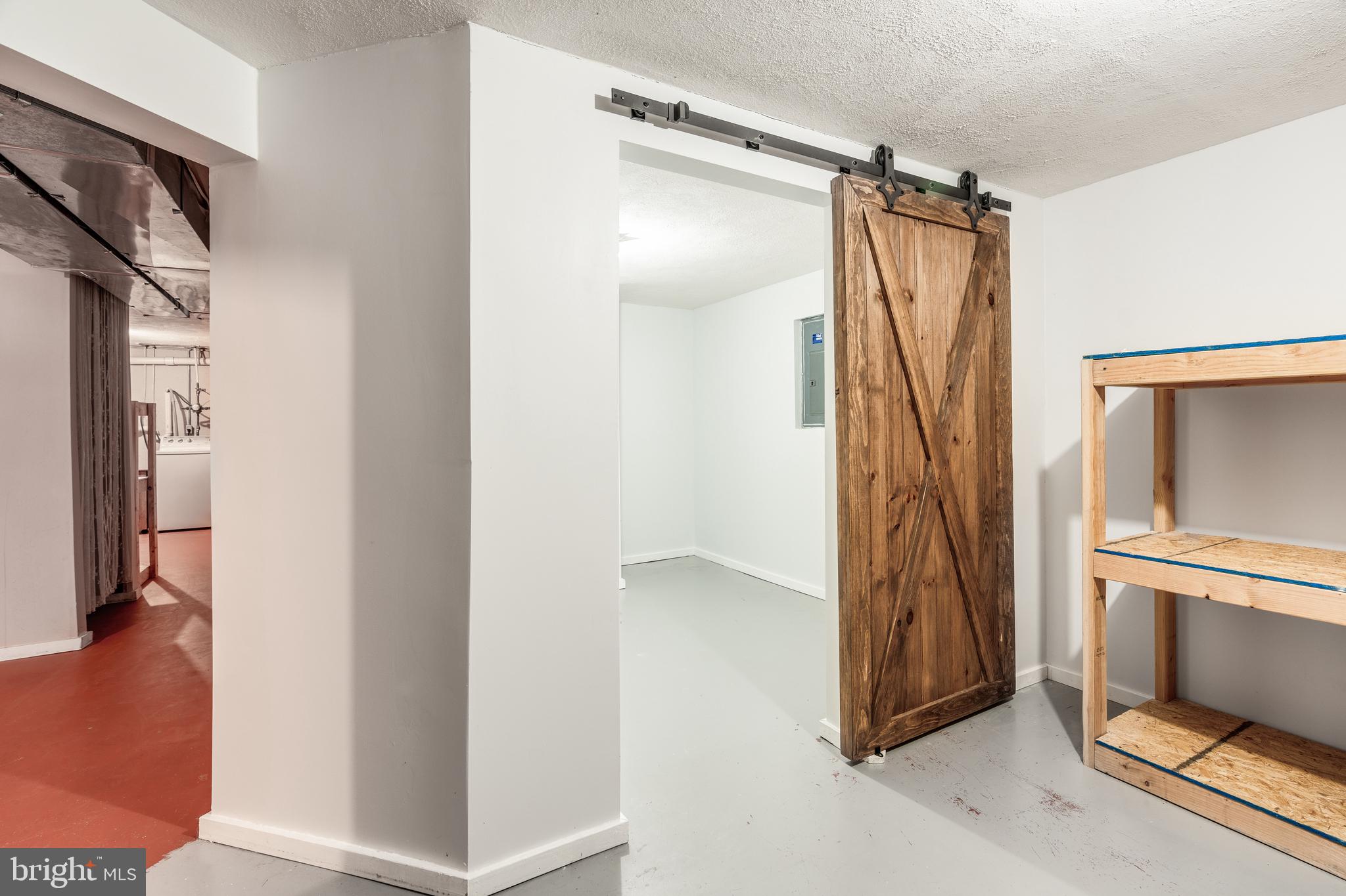 WALNUT HILL - Residential