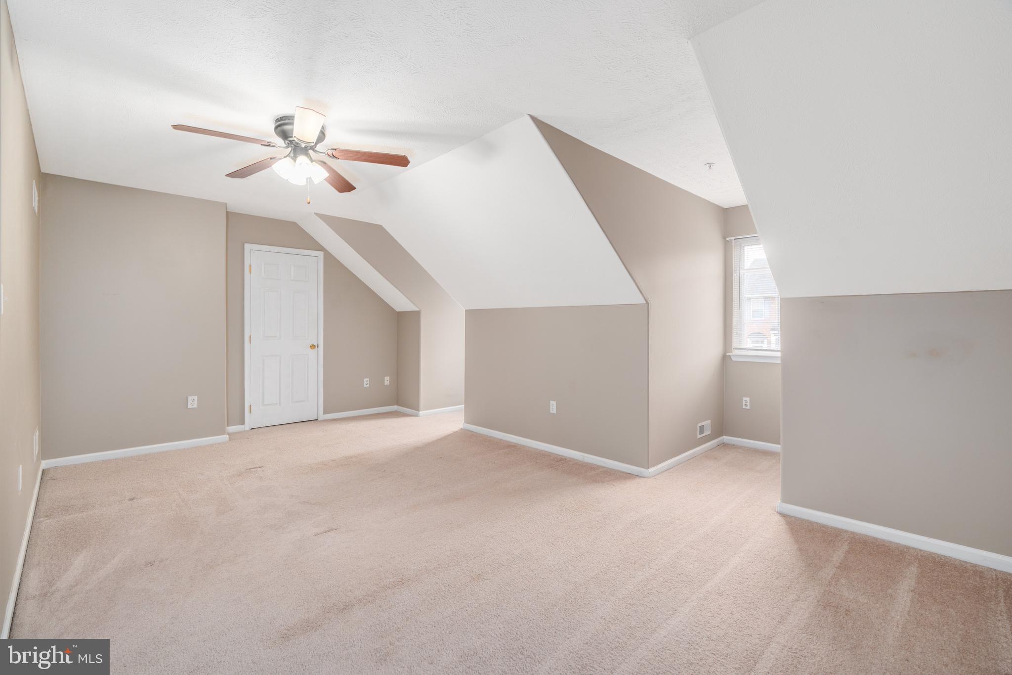 WALNUT HILL - Residential