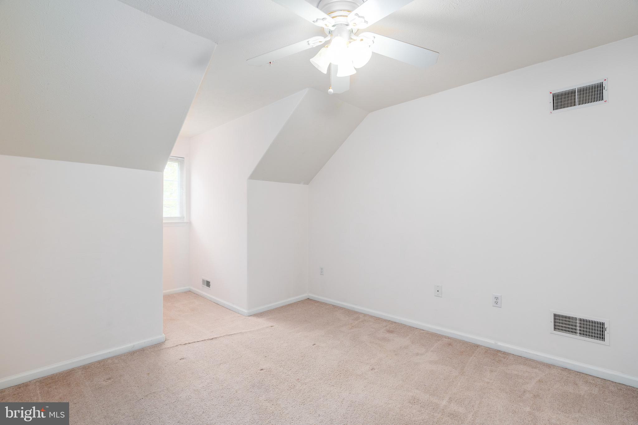 WALNUT HILL - Residential