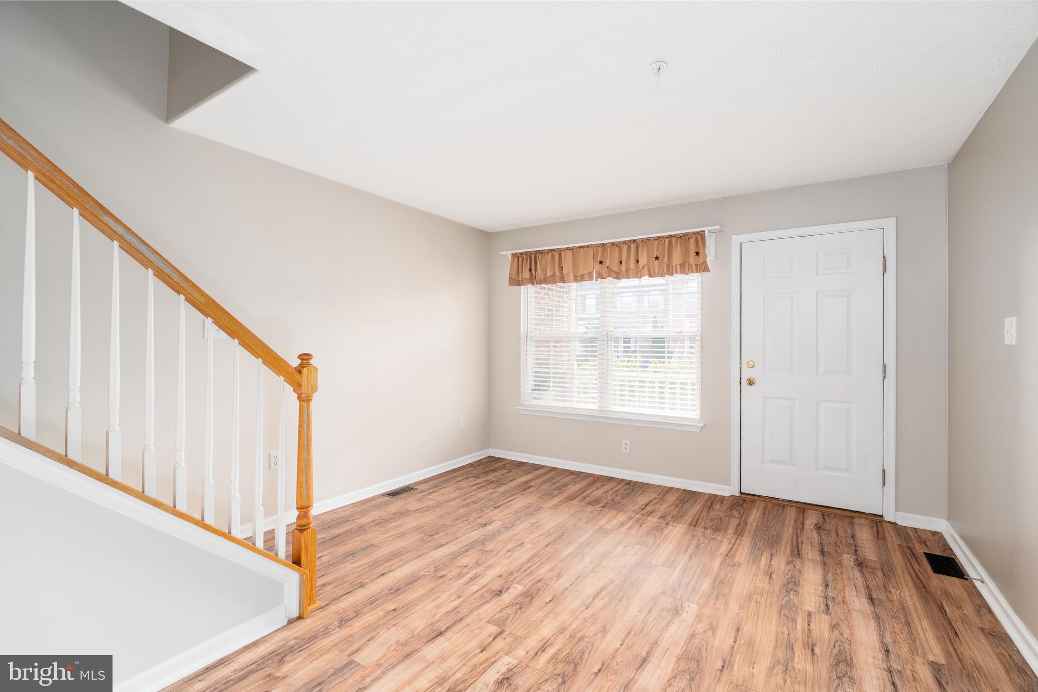 WALNUT HILL - Residential