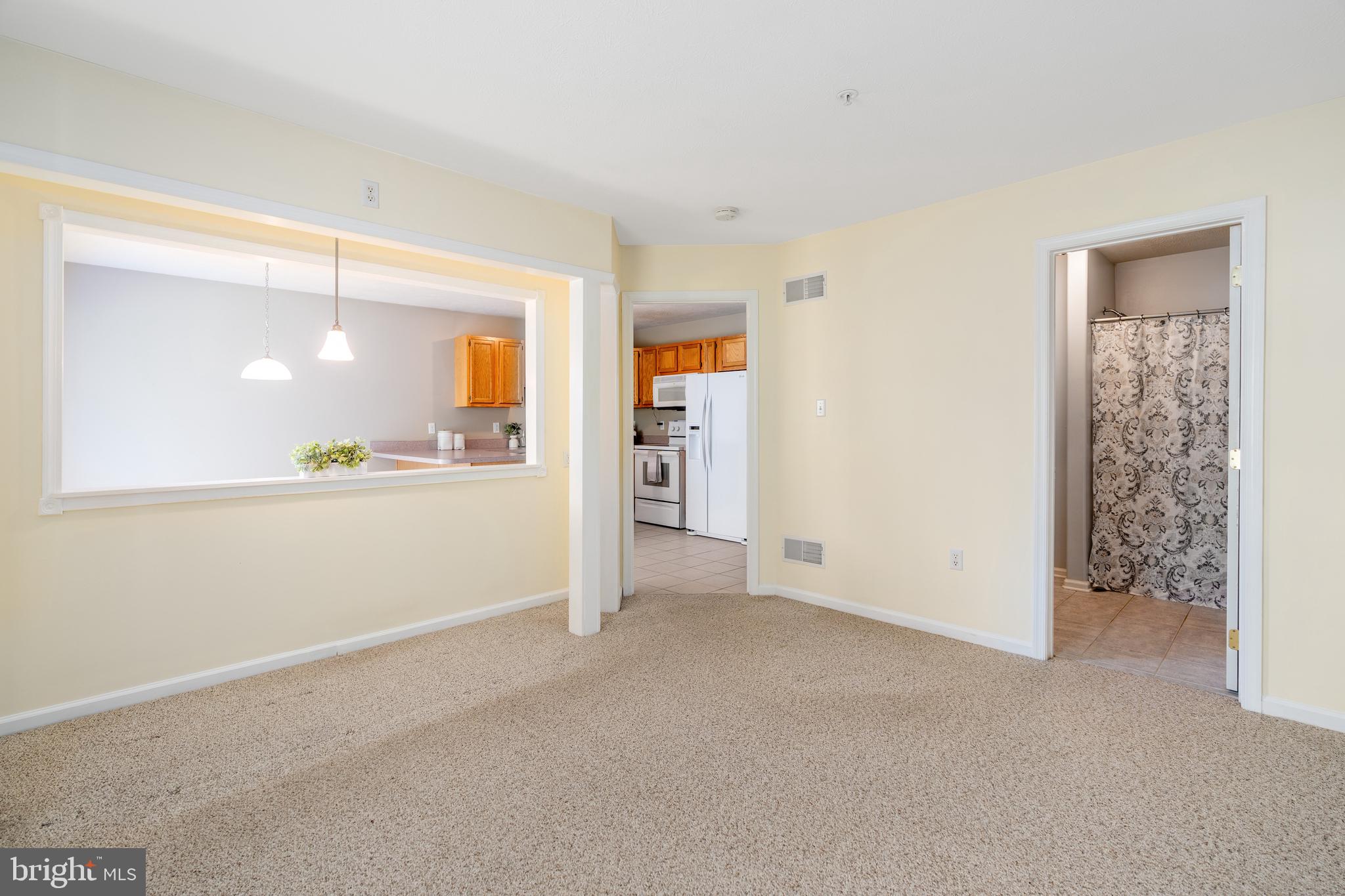 WALNUT HILL - Residential