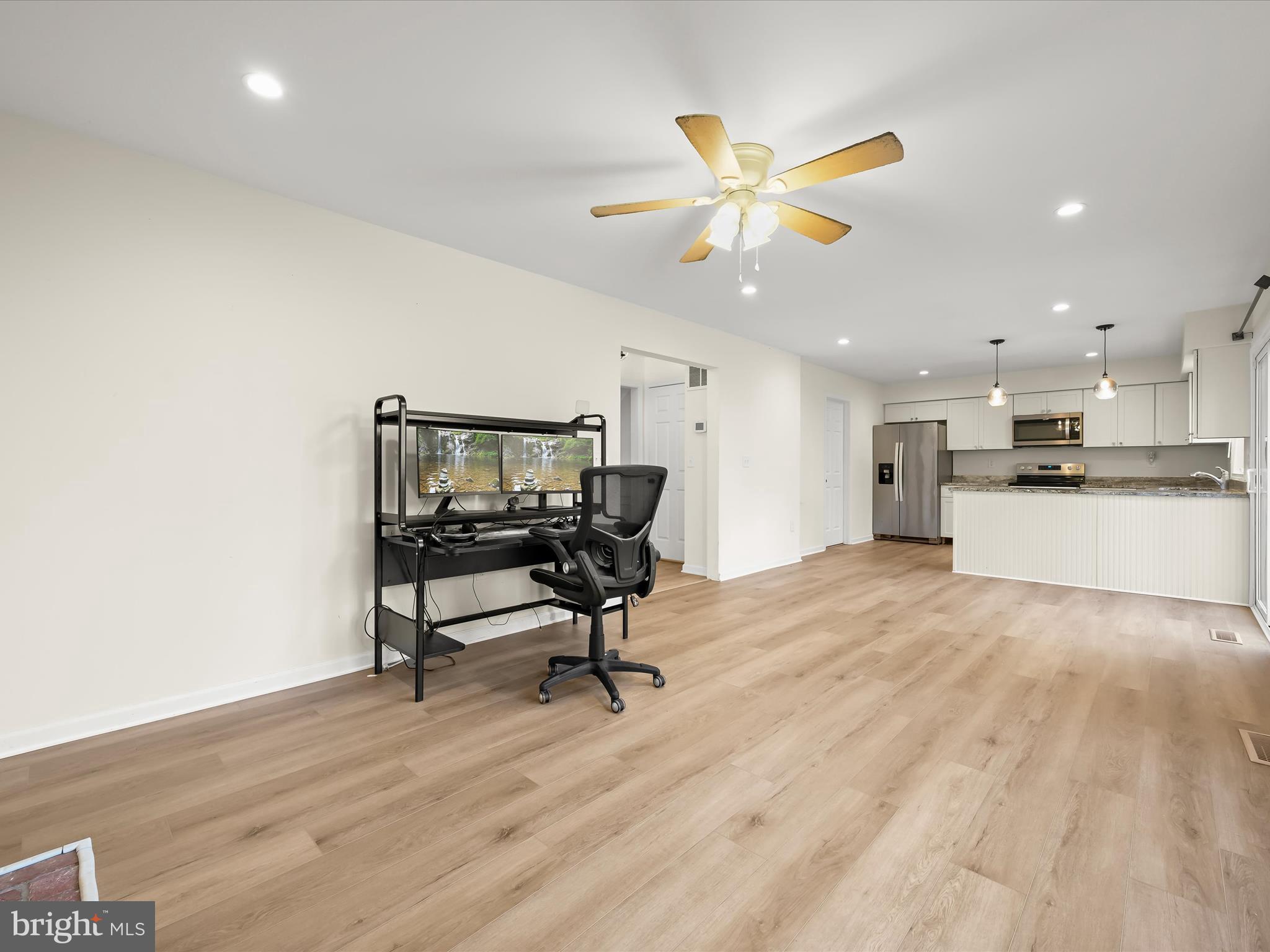 WOODBRIDGE PLAT 5 - Residential Lease