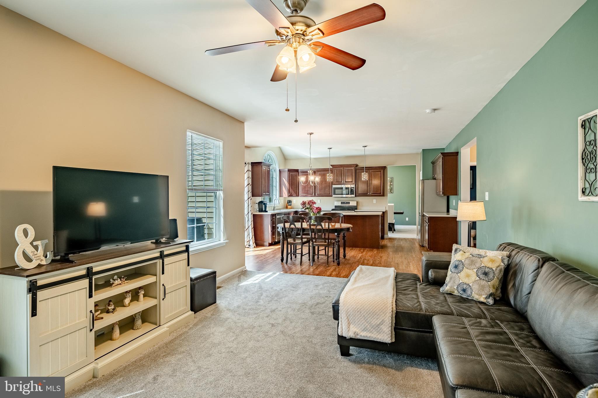 KINGS GRANT - Residential