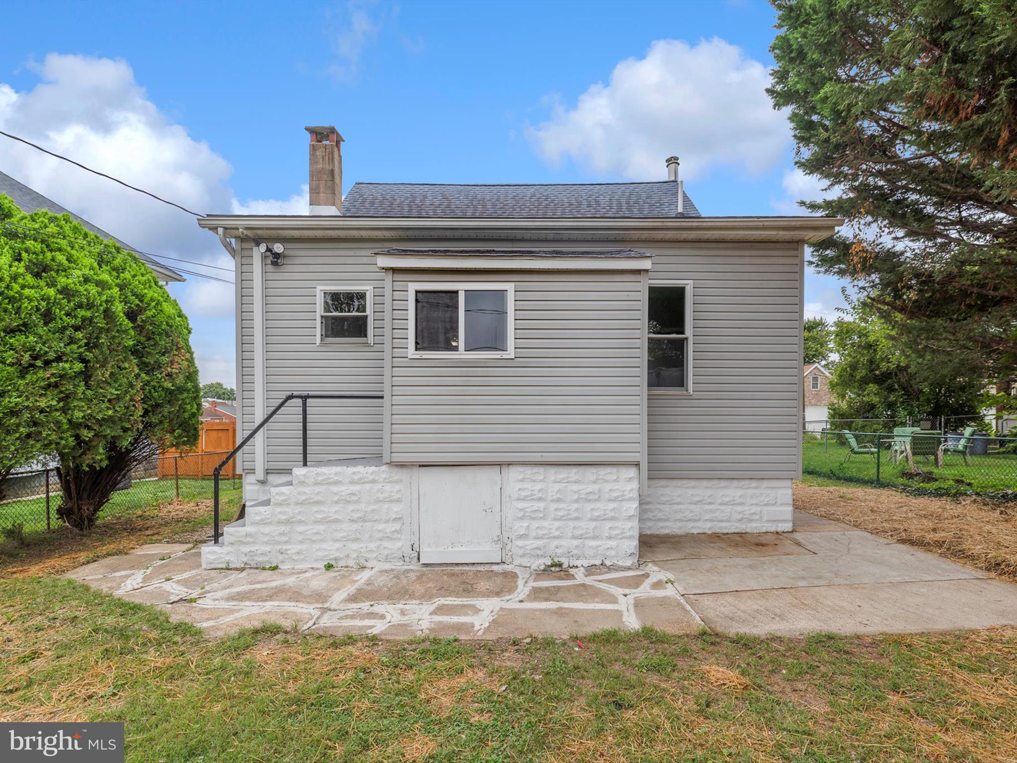 FAIRLAWN - Residential