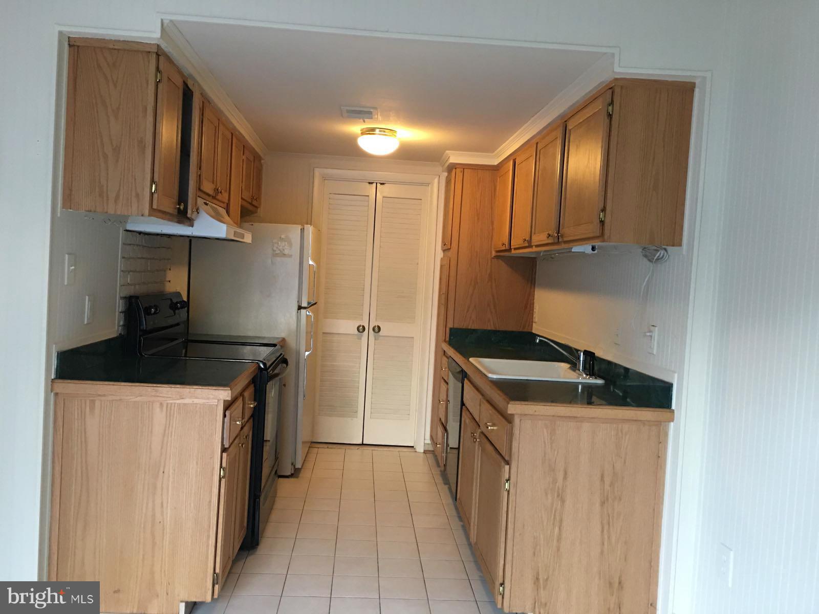 ELYSIAN WOODS - Residential Lease