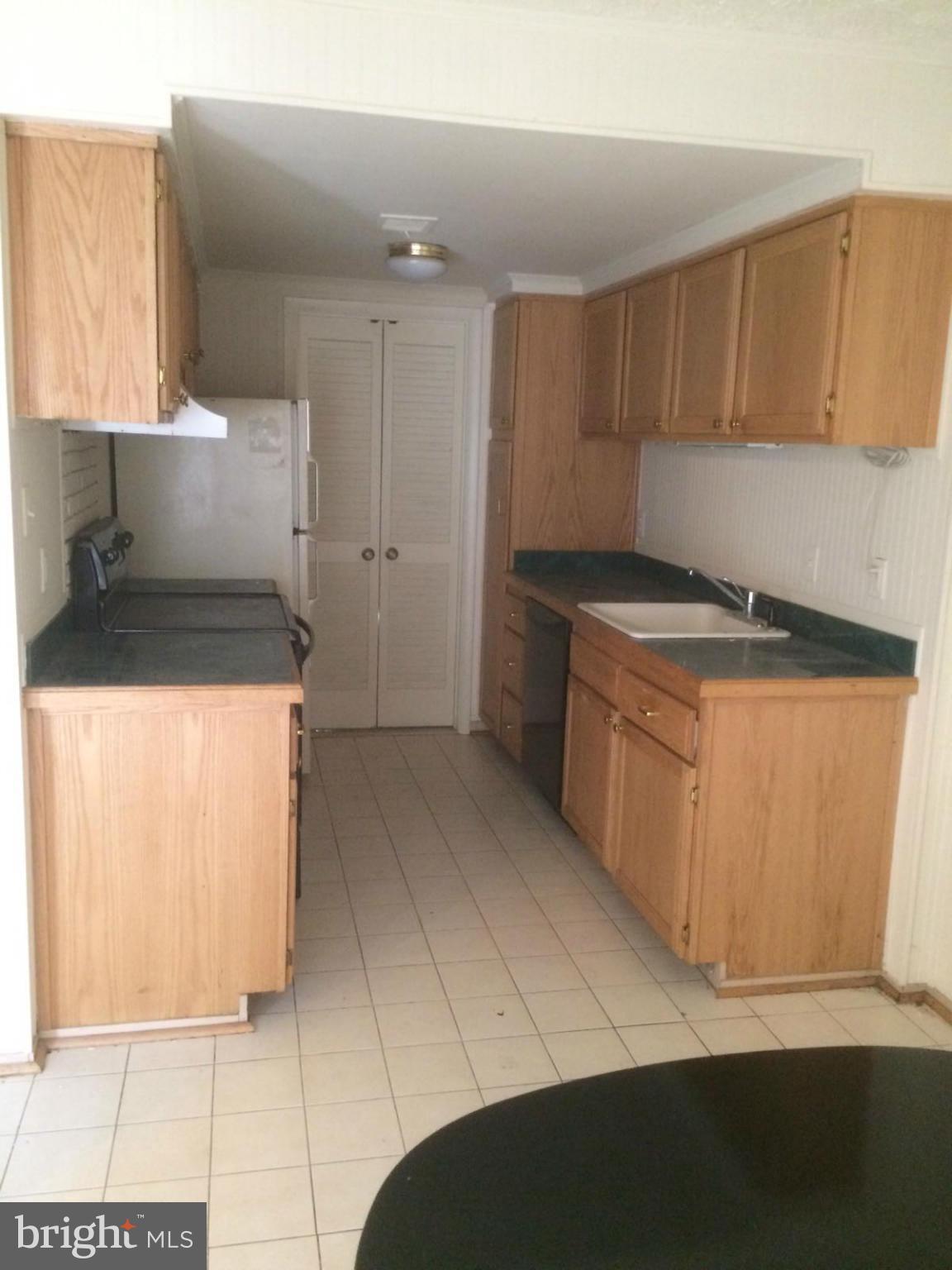 ELYSIAN WOODS - Residential Lease