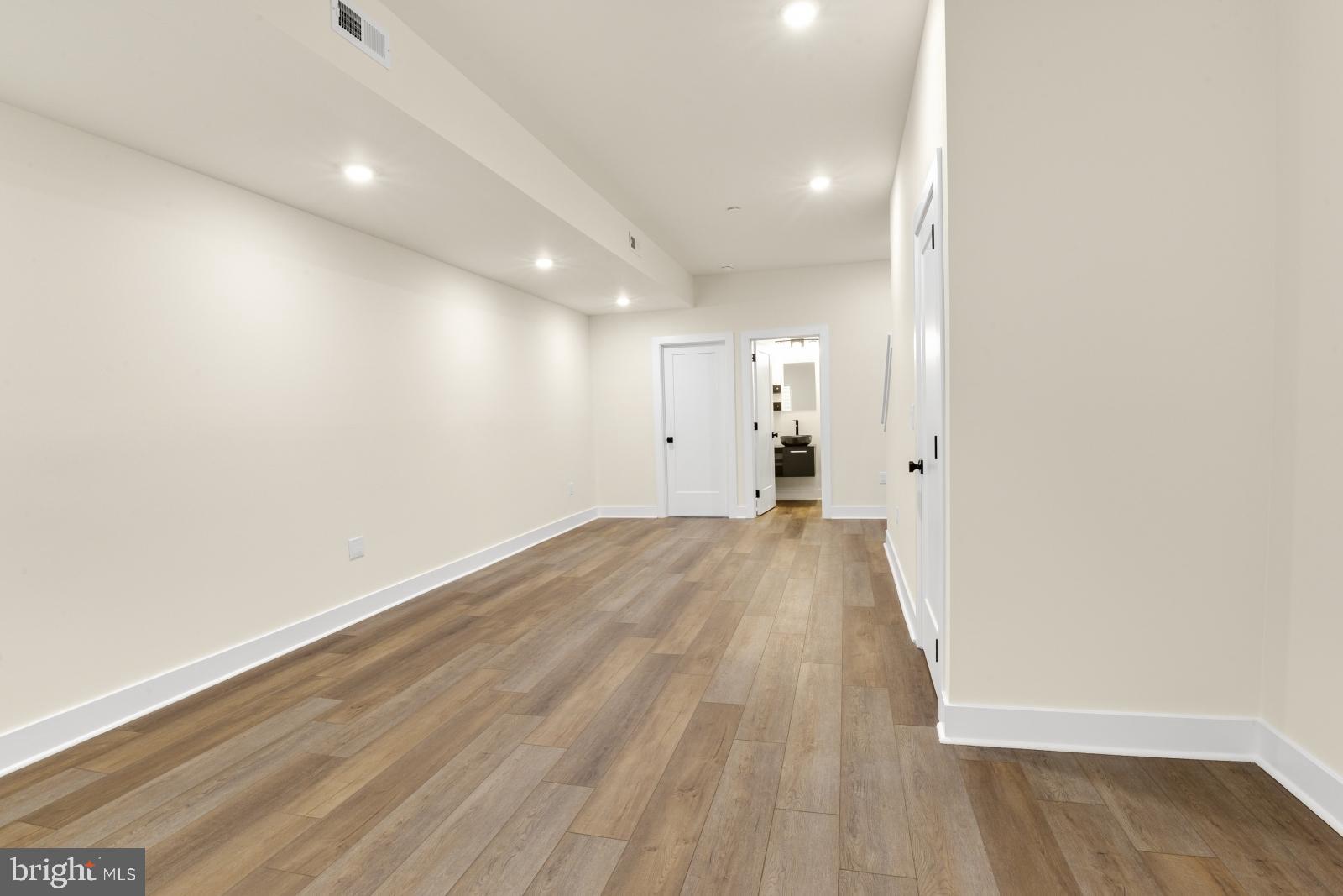 BRIDESBURG - Residential