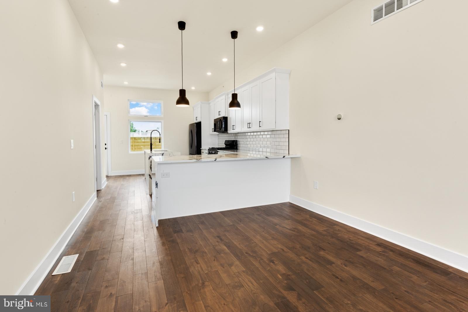 BRIDESBURG - Residential