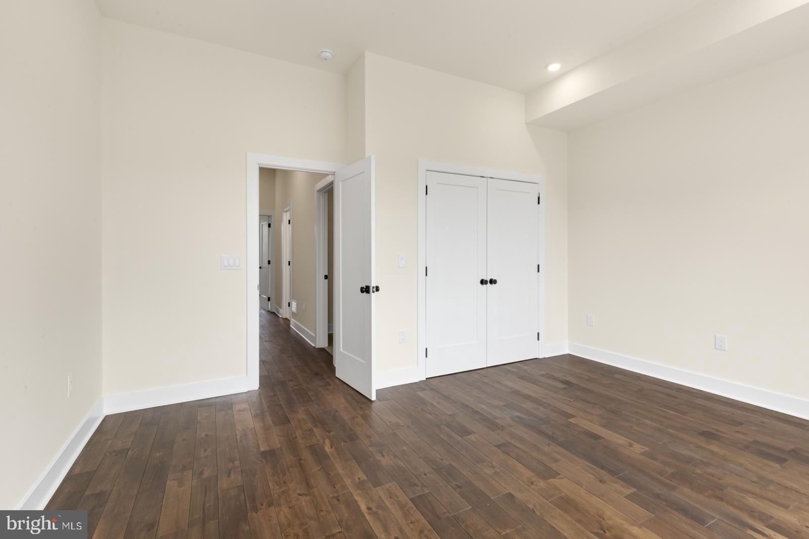 BRIDESBURG - Residential