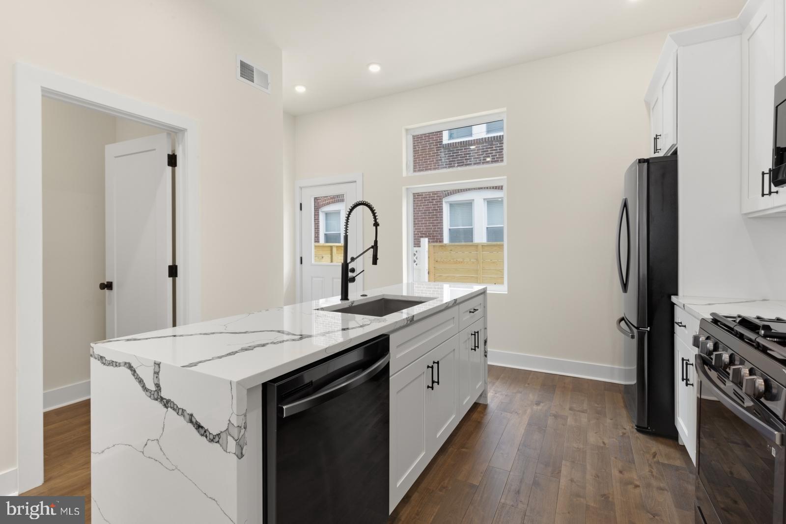 BRIDESBURG - Residential