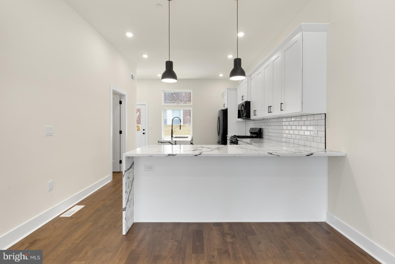 BRIDESBURG - Residential