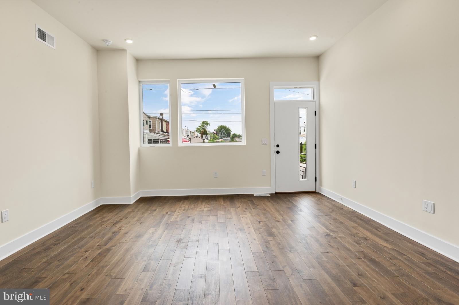 BRIDESBURG - Residential
