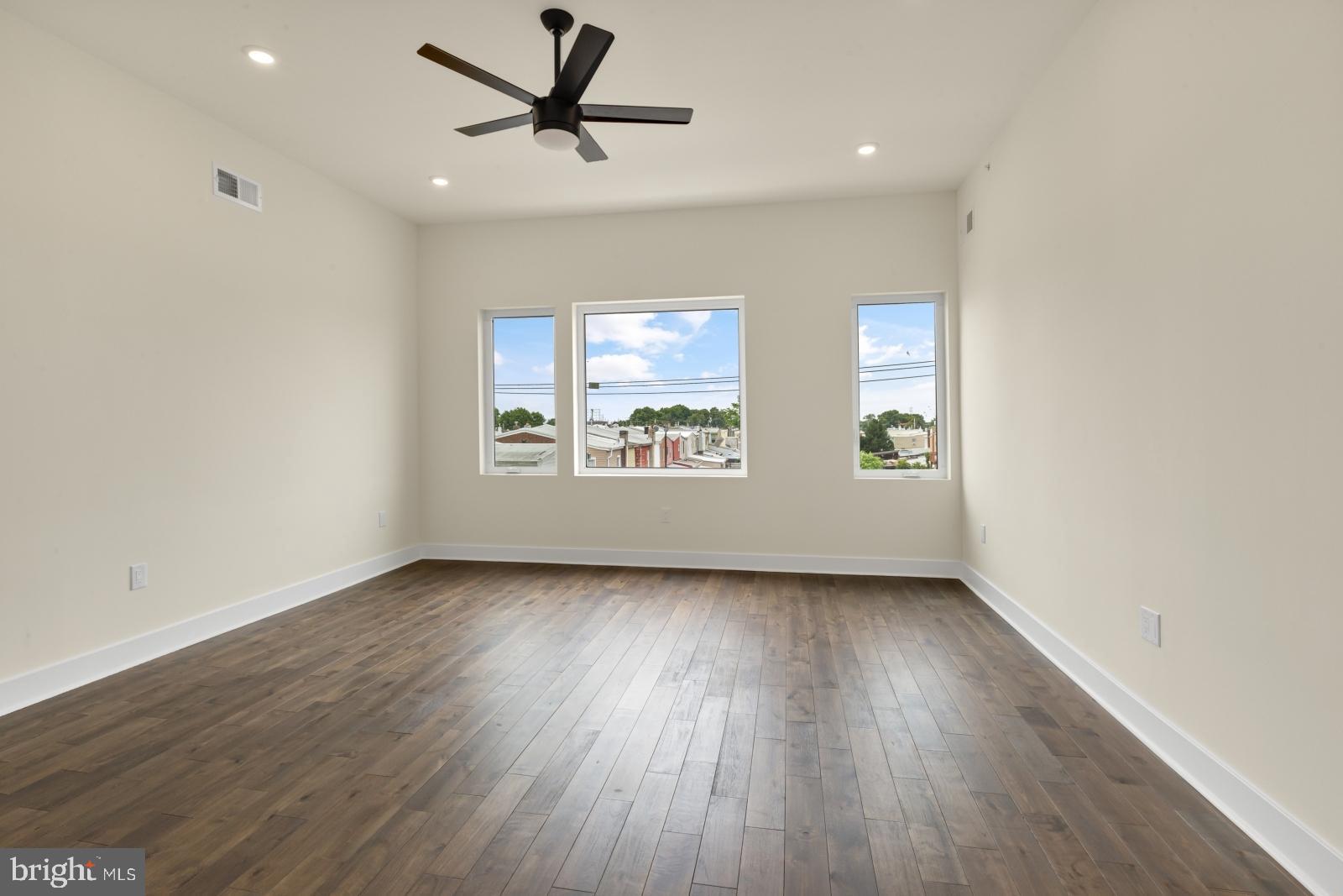 BRIDESBURG - Residential