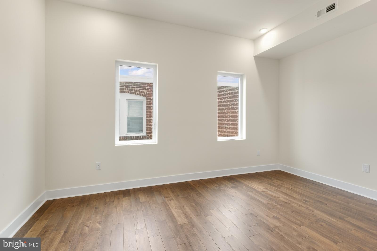 BRIDESBURG - Residential
