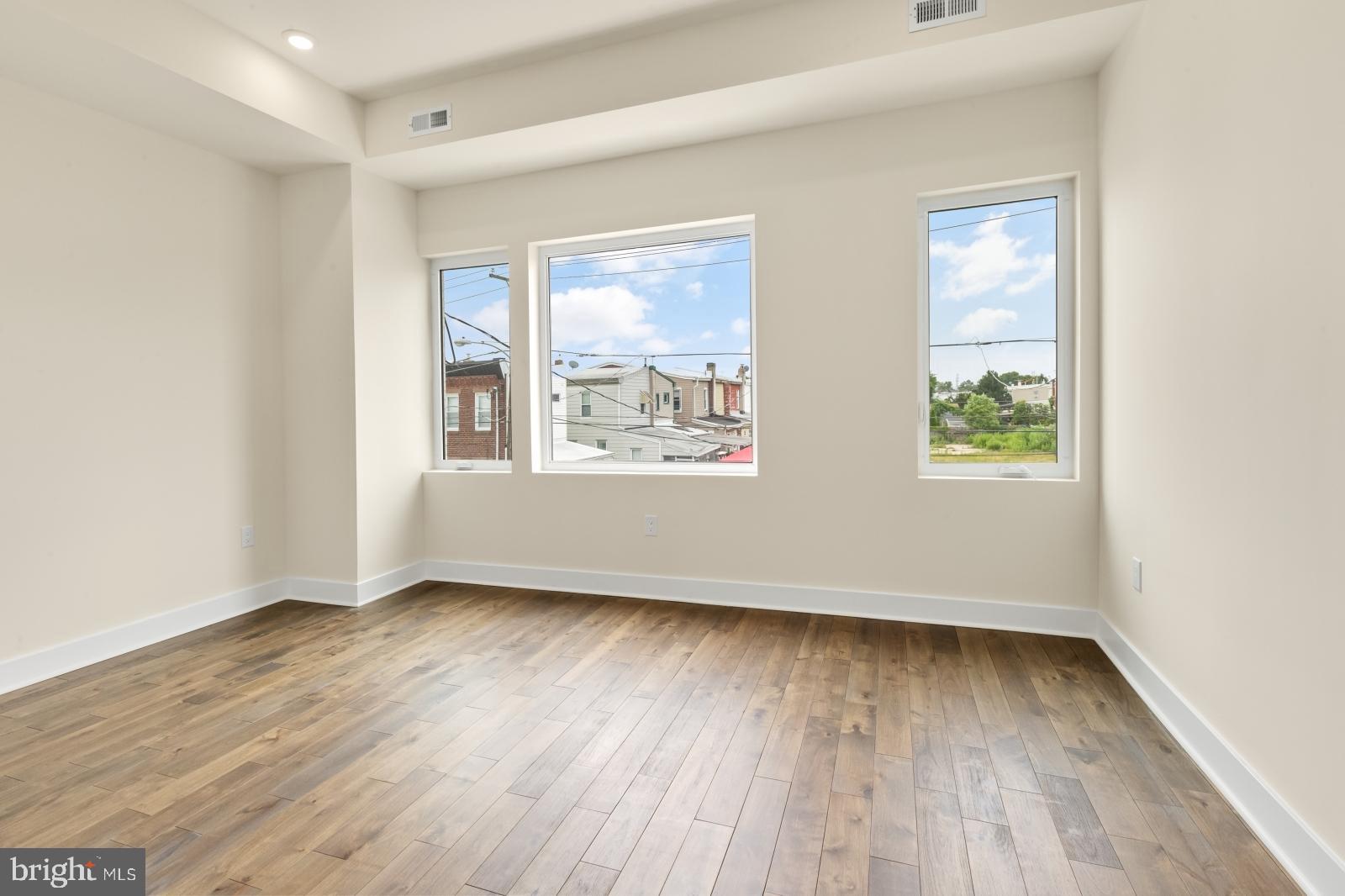 BRIDESBURG - Residential
