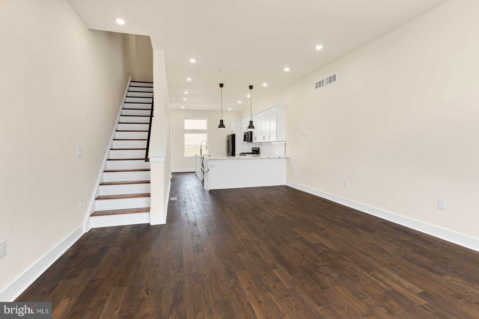 BRIDESBURG - Residential