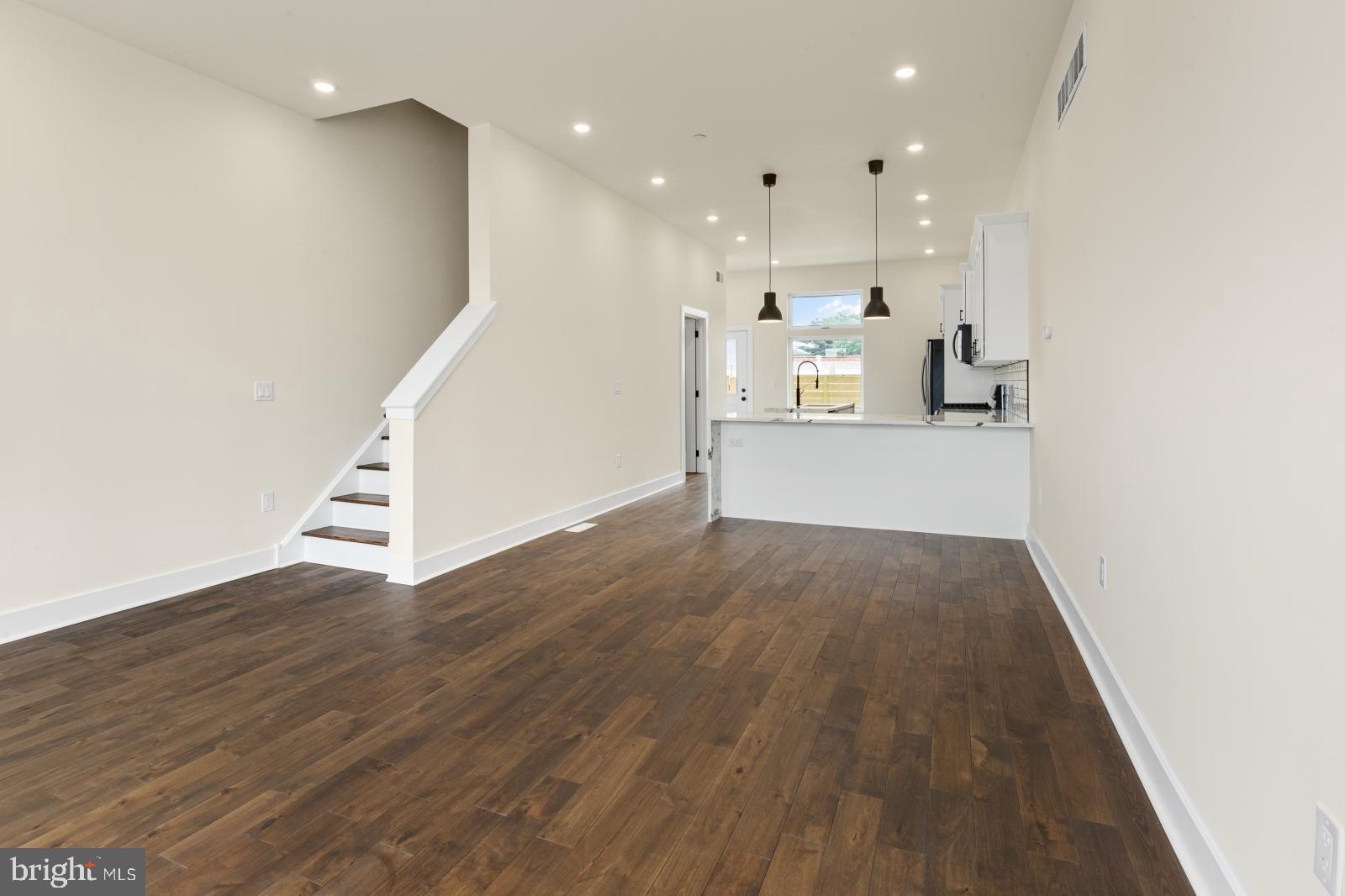 BRIDESBURG - Residential