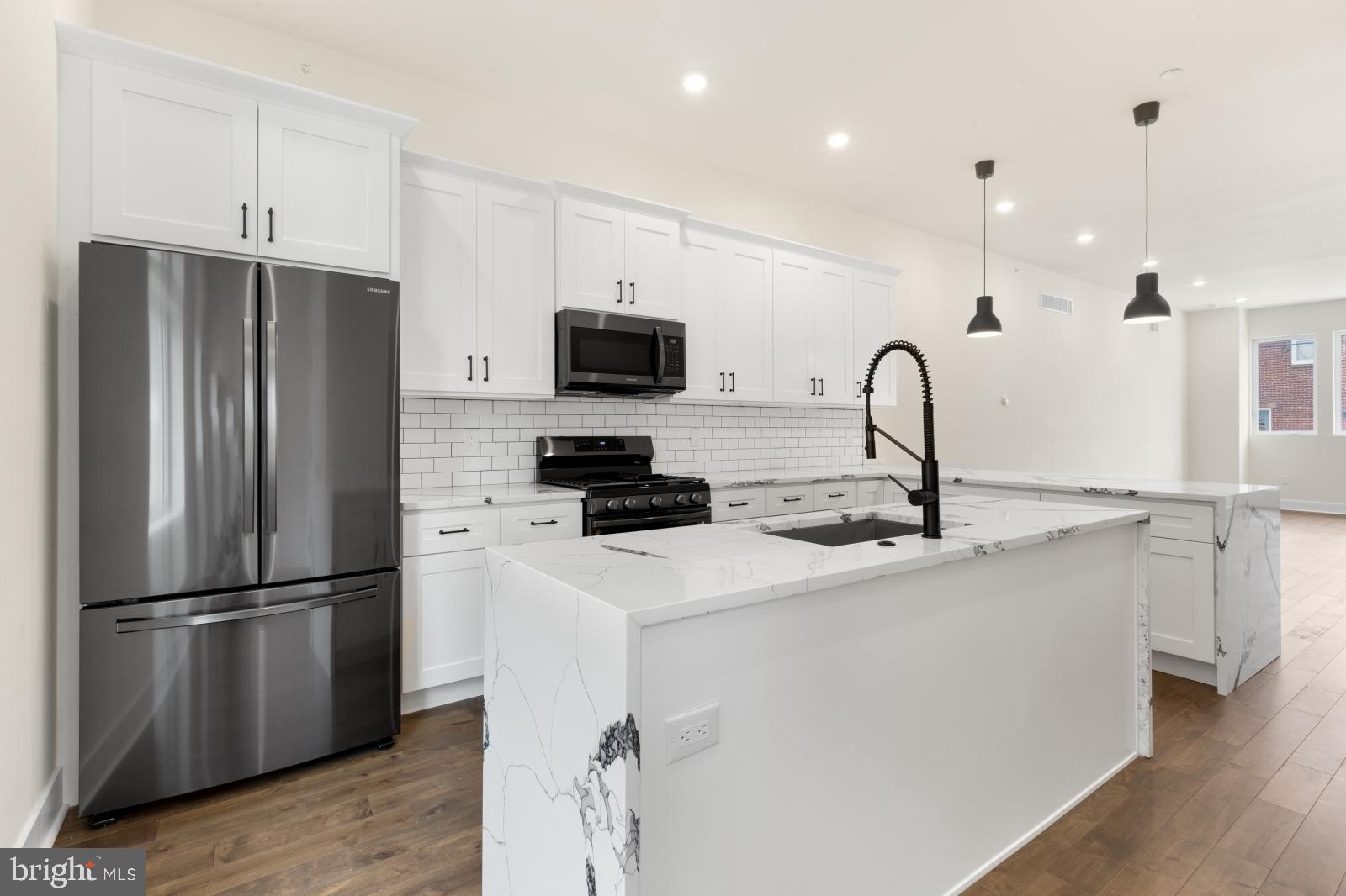 BRIDESBURG - Residential