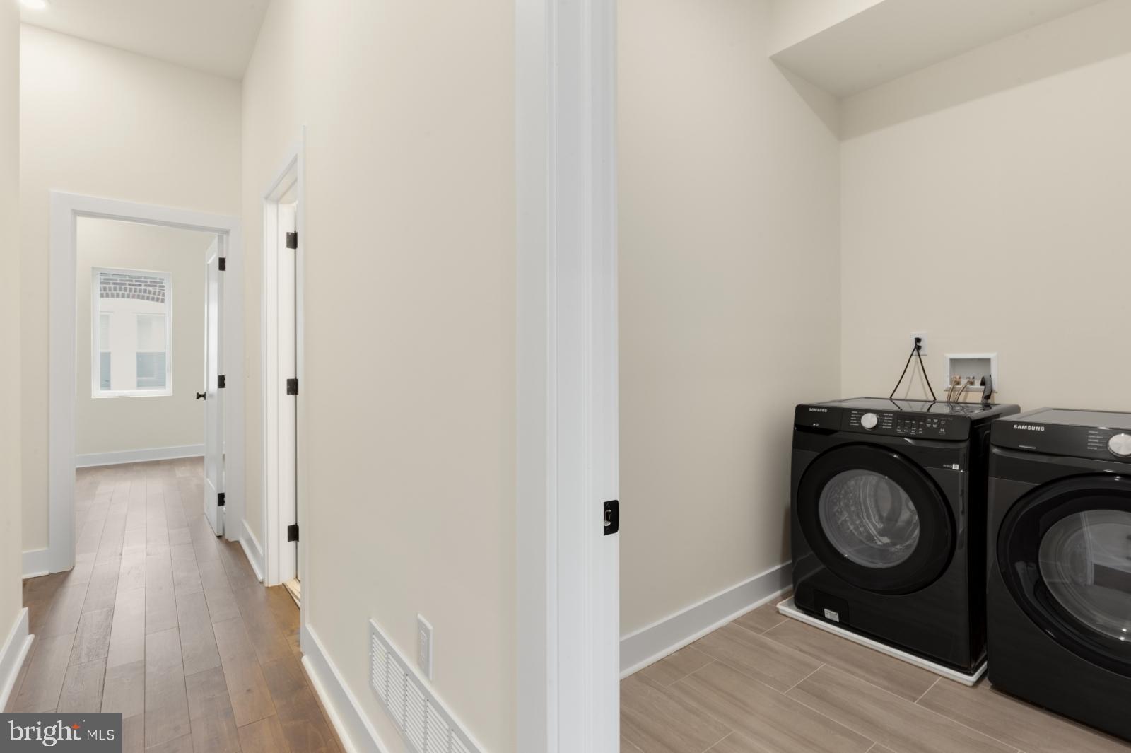 BRIDESBURG - Residential
