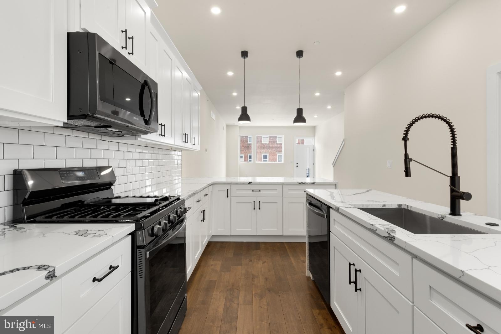 BRIDESBURG - Residential