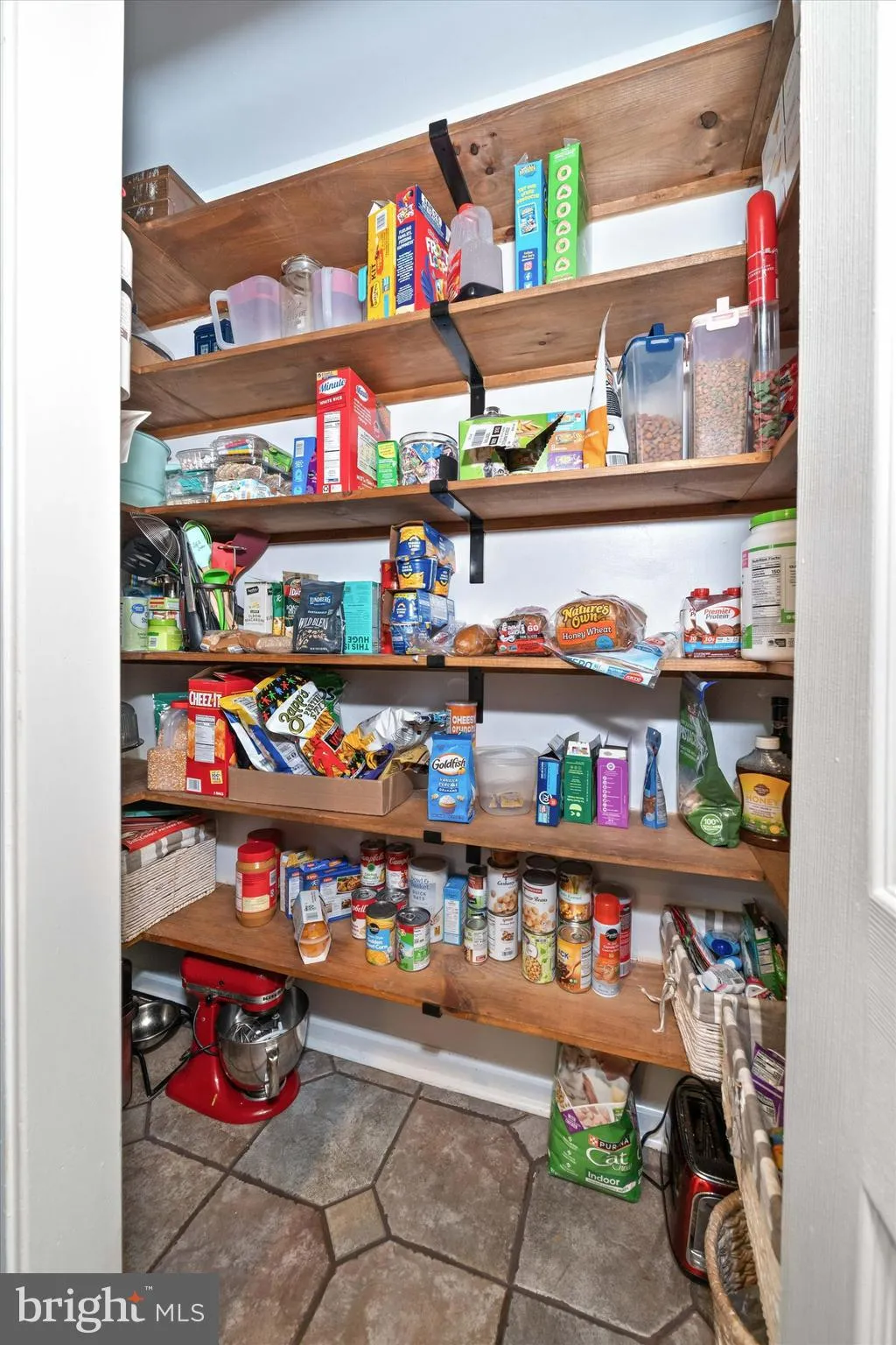 Wilmington, Delaware 19808, United States, 5 Bedrooms Bedrooms, ,4 BathroomsBathrooms,Residential,Pending,110327