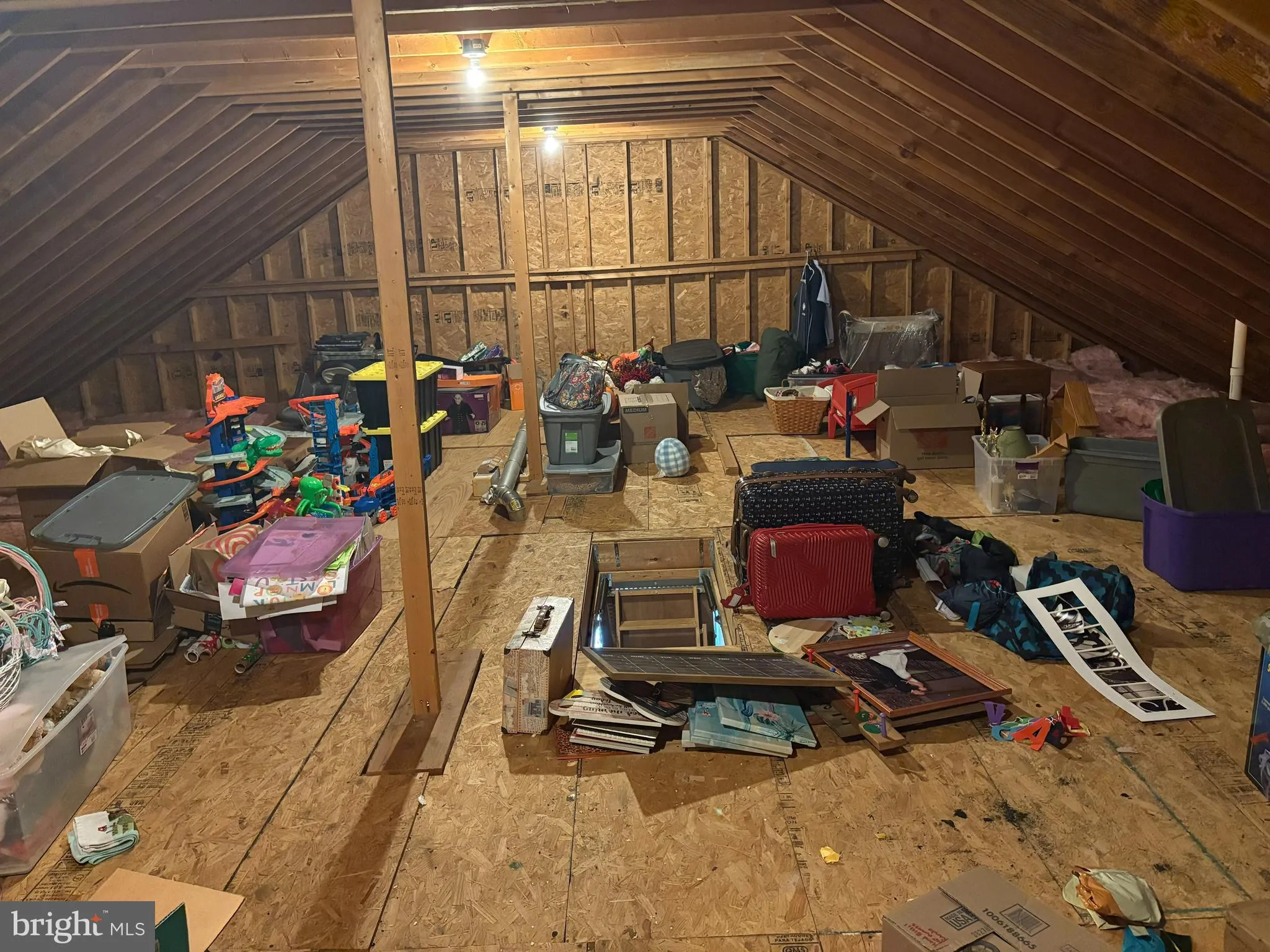 Wilmington, Delaware 19808, United States, 5 Bedrooms Bedrooms, ,4 BathroomsBathrooms,Residential,Pending,110327