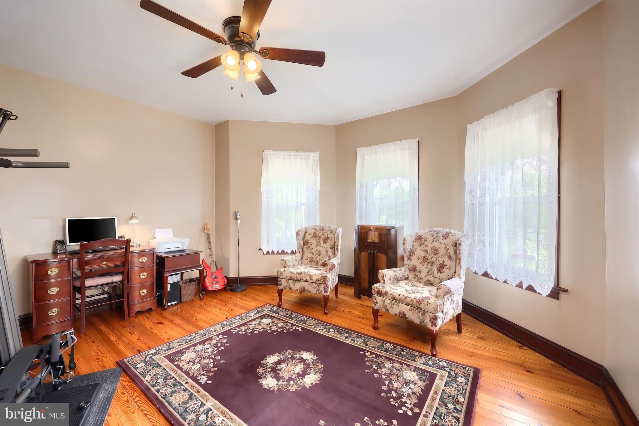 WESTMINSTER AVE - Residential