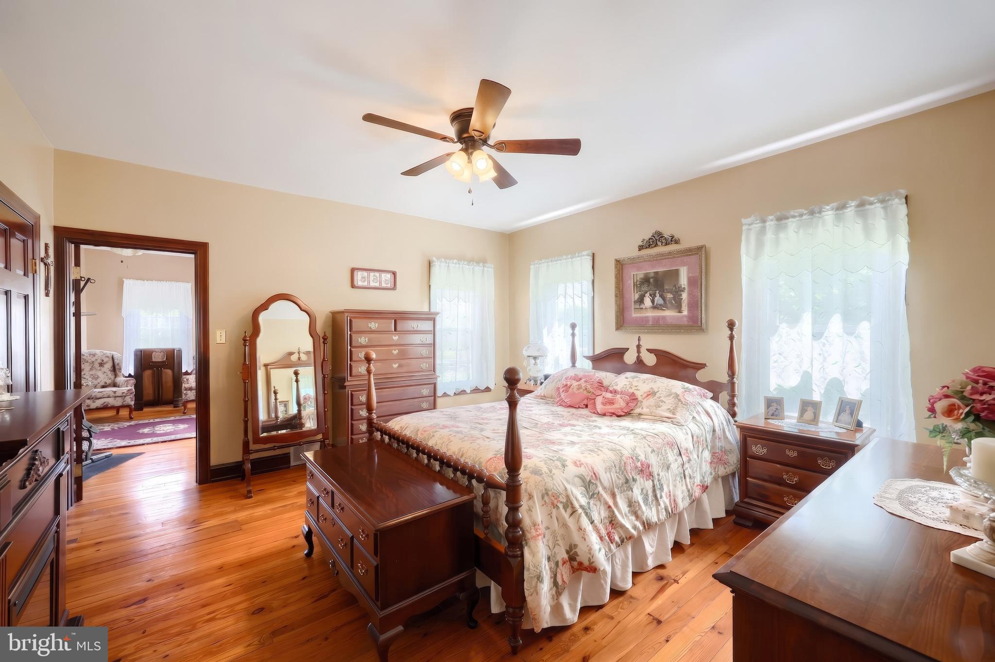 WESTMINSTER AVE - Residential