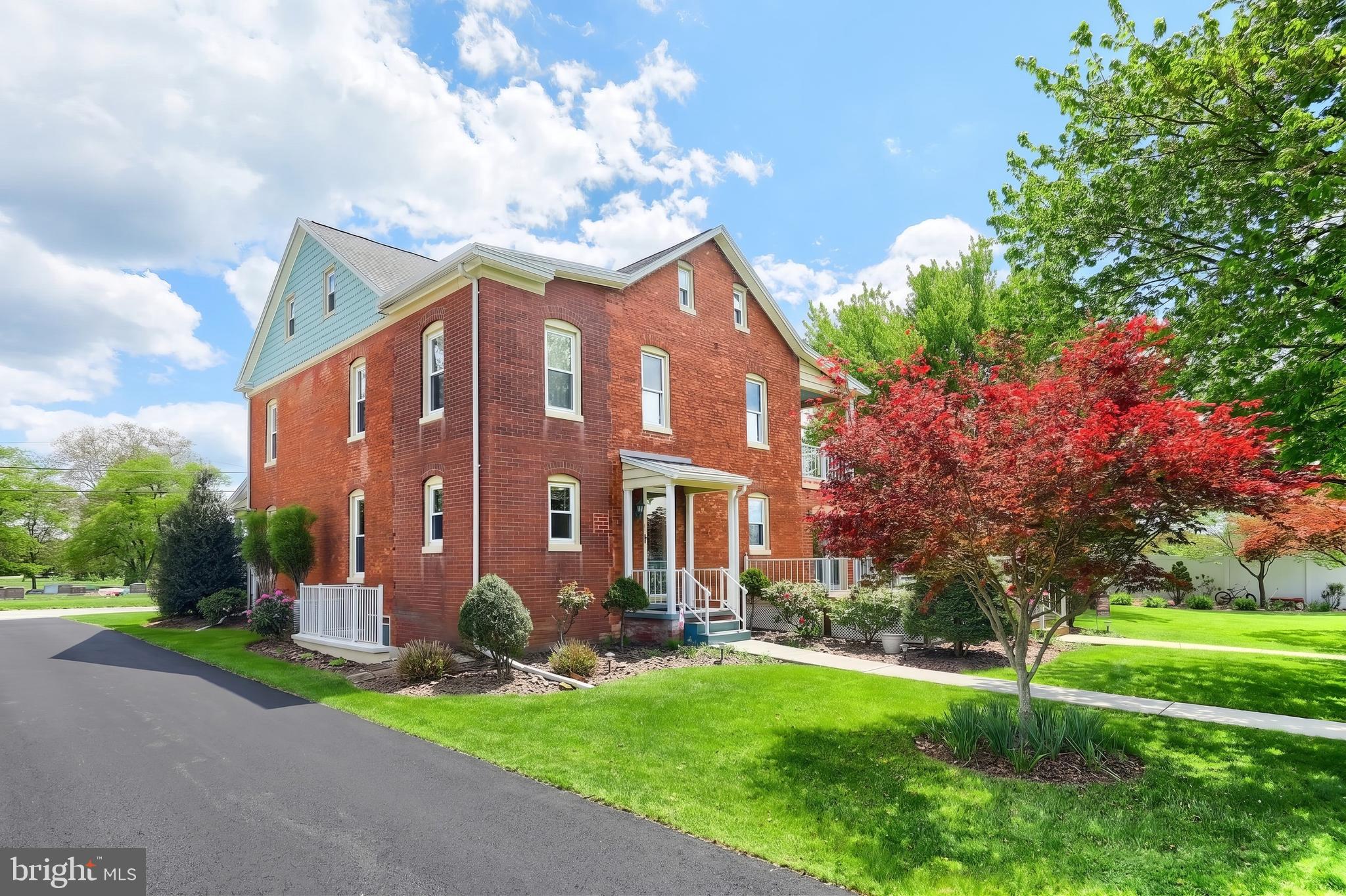 WESTMINSTER AVE - Residential