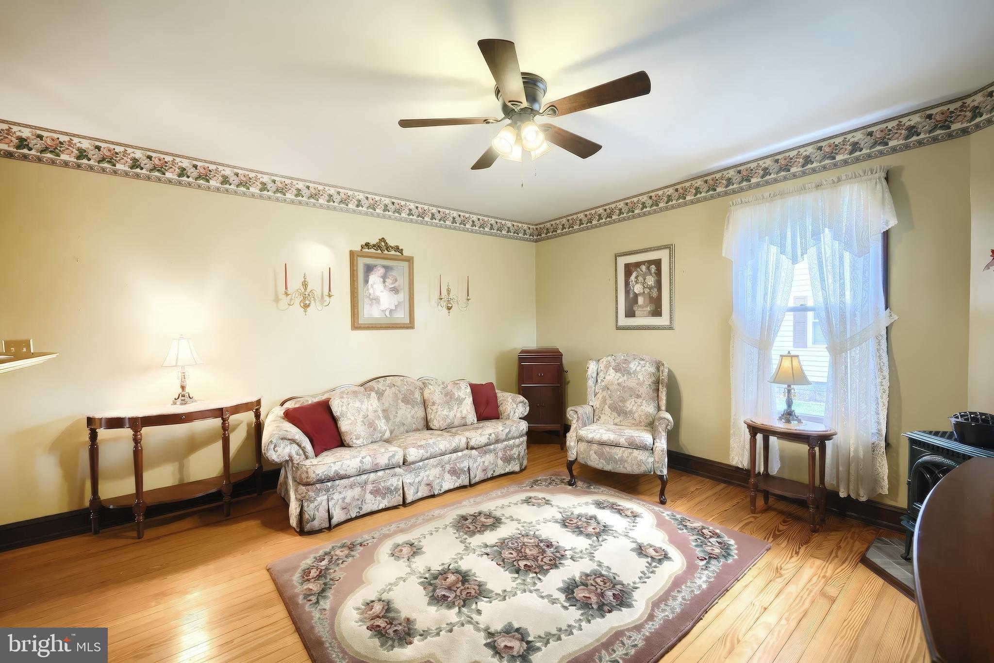 WESTMINSTER AVE - Residential