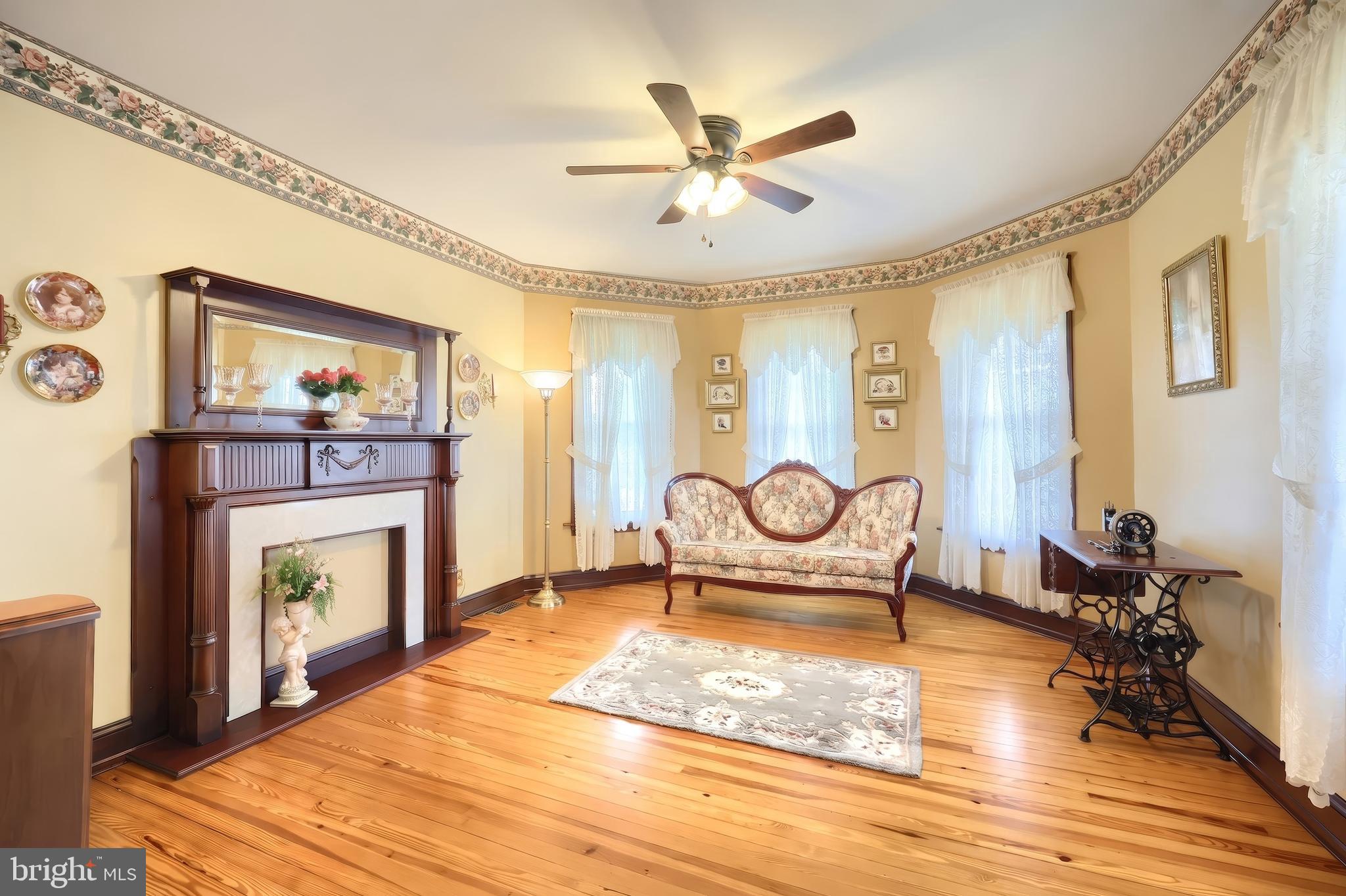 WESTMINSTER AVE - Residential