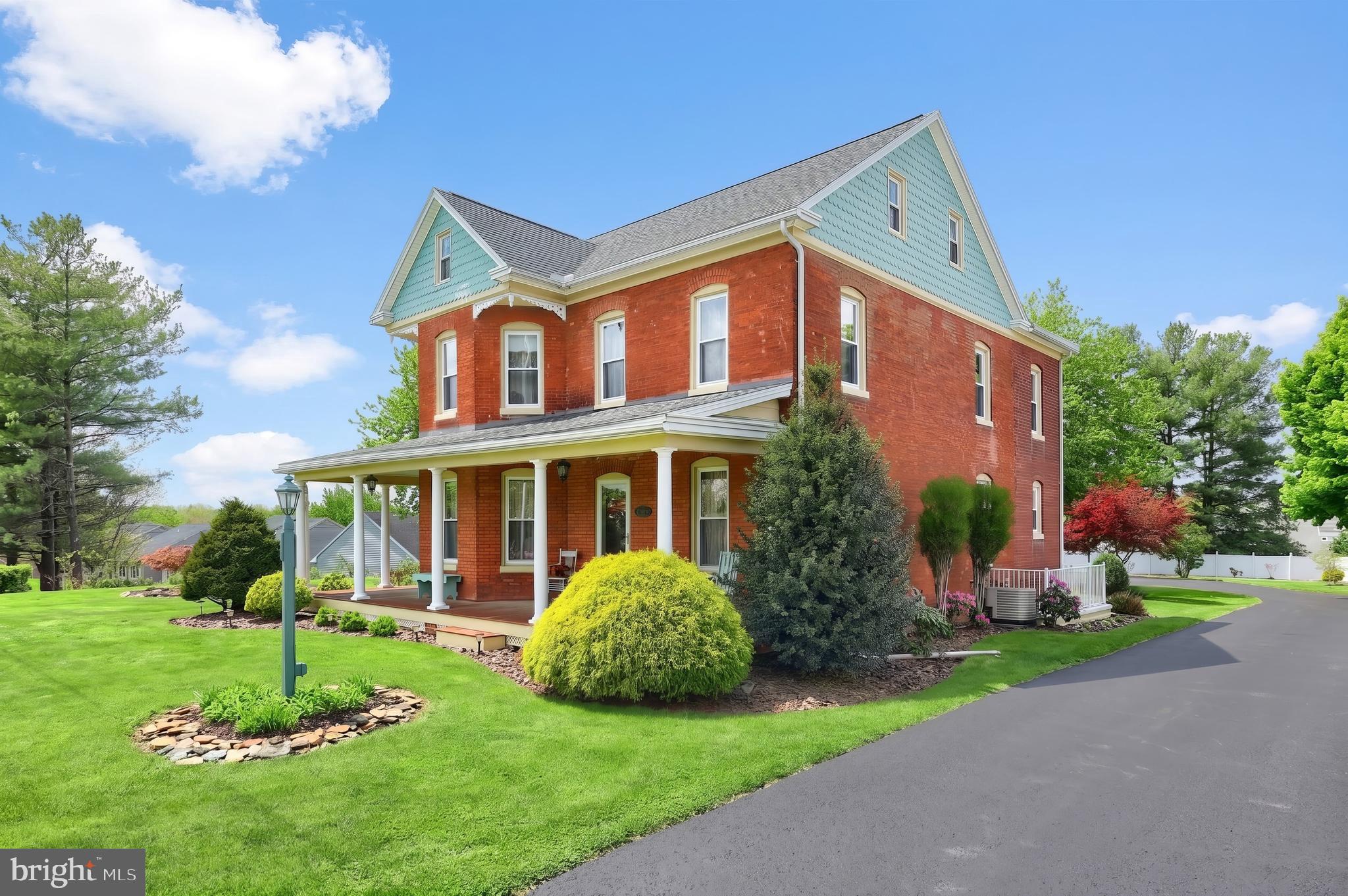 WESTMINSTER AVE - Residential