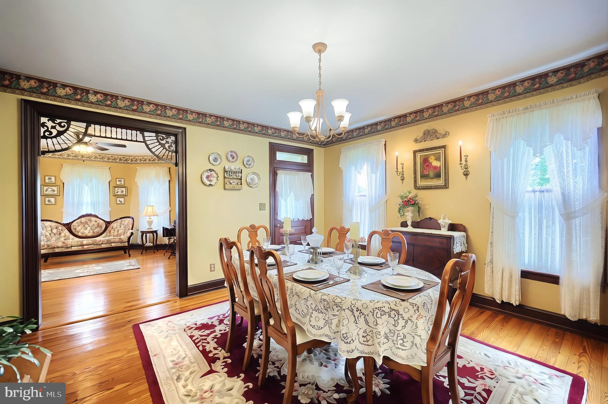 WESTMINSTER AVE - Residential