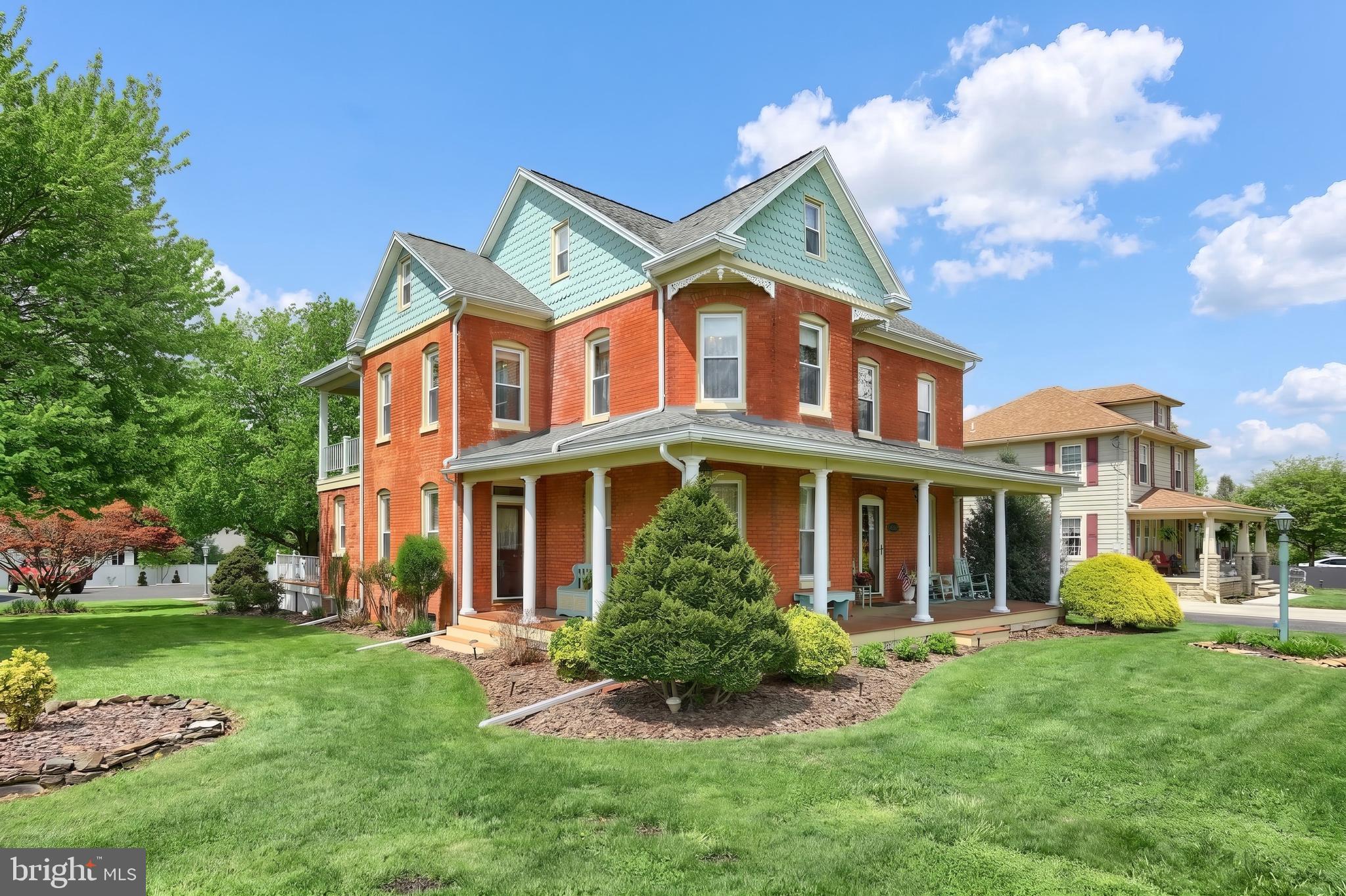 WESTMINSTER AVE - Residential