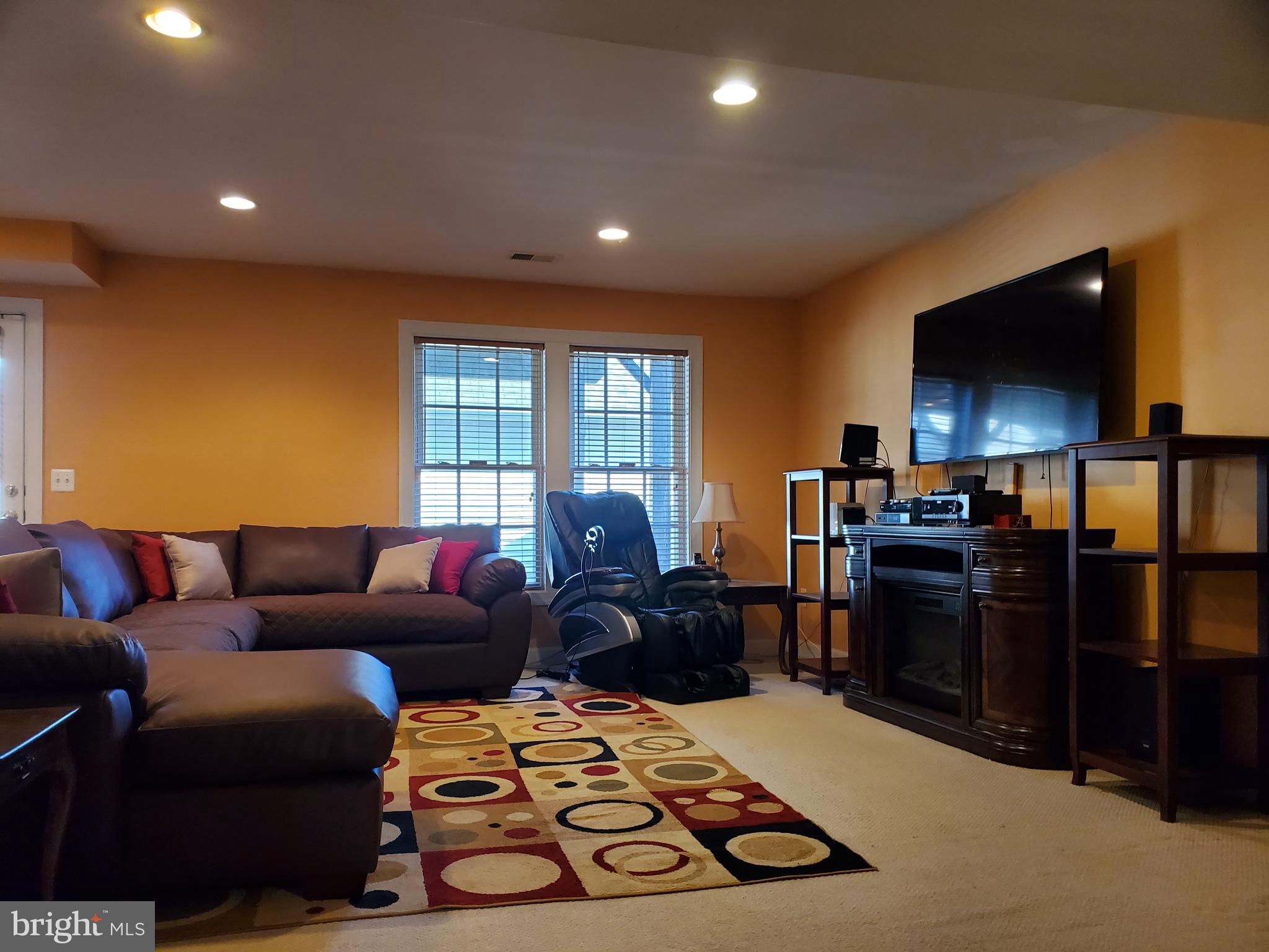 PORT POTOMAC - Residential