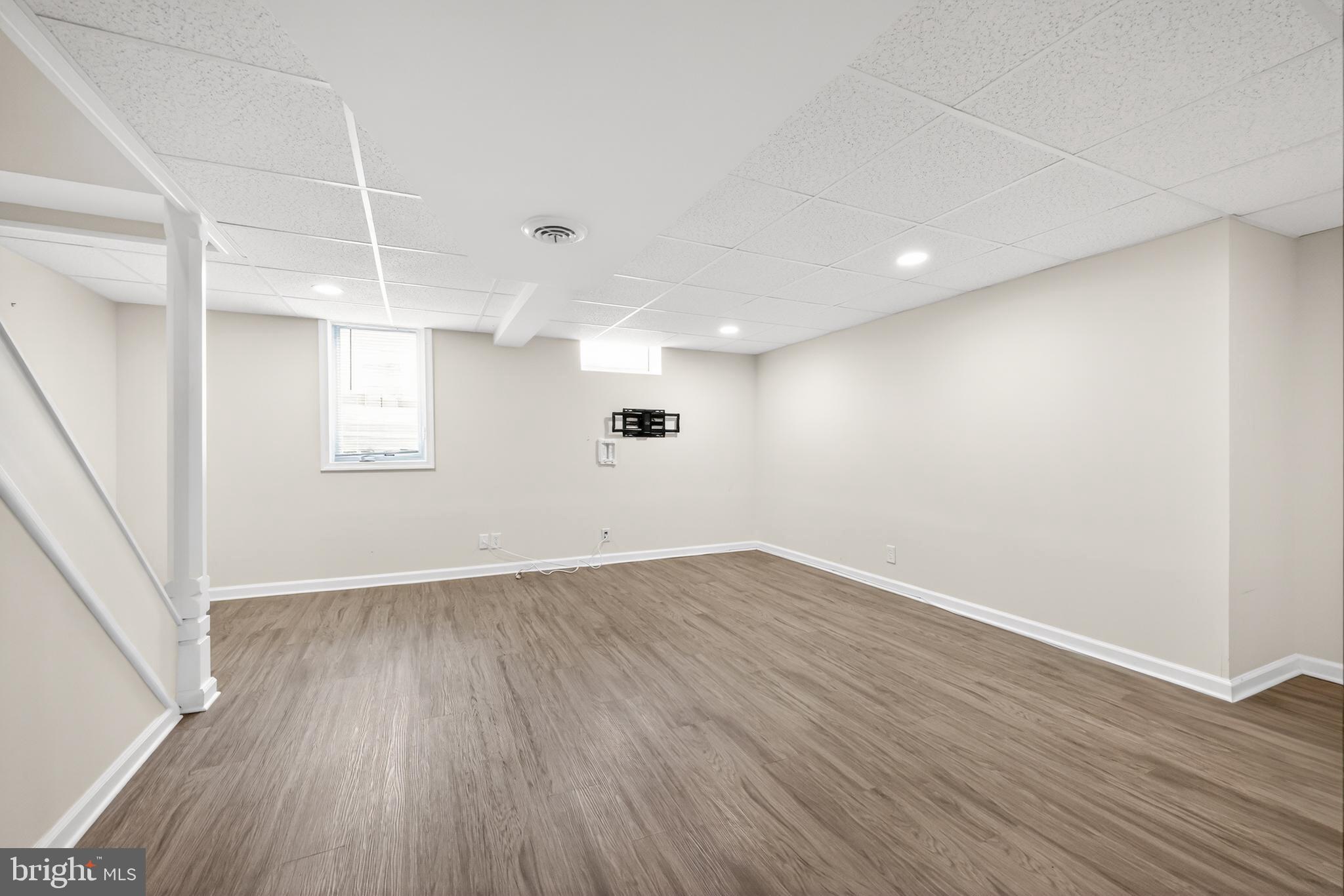 FAIRFAX - Residential