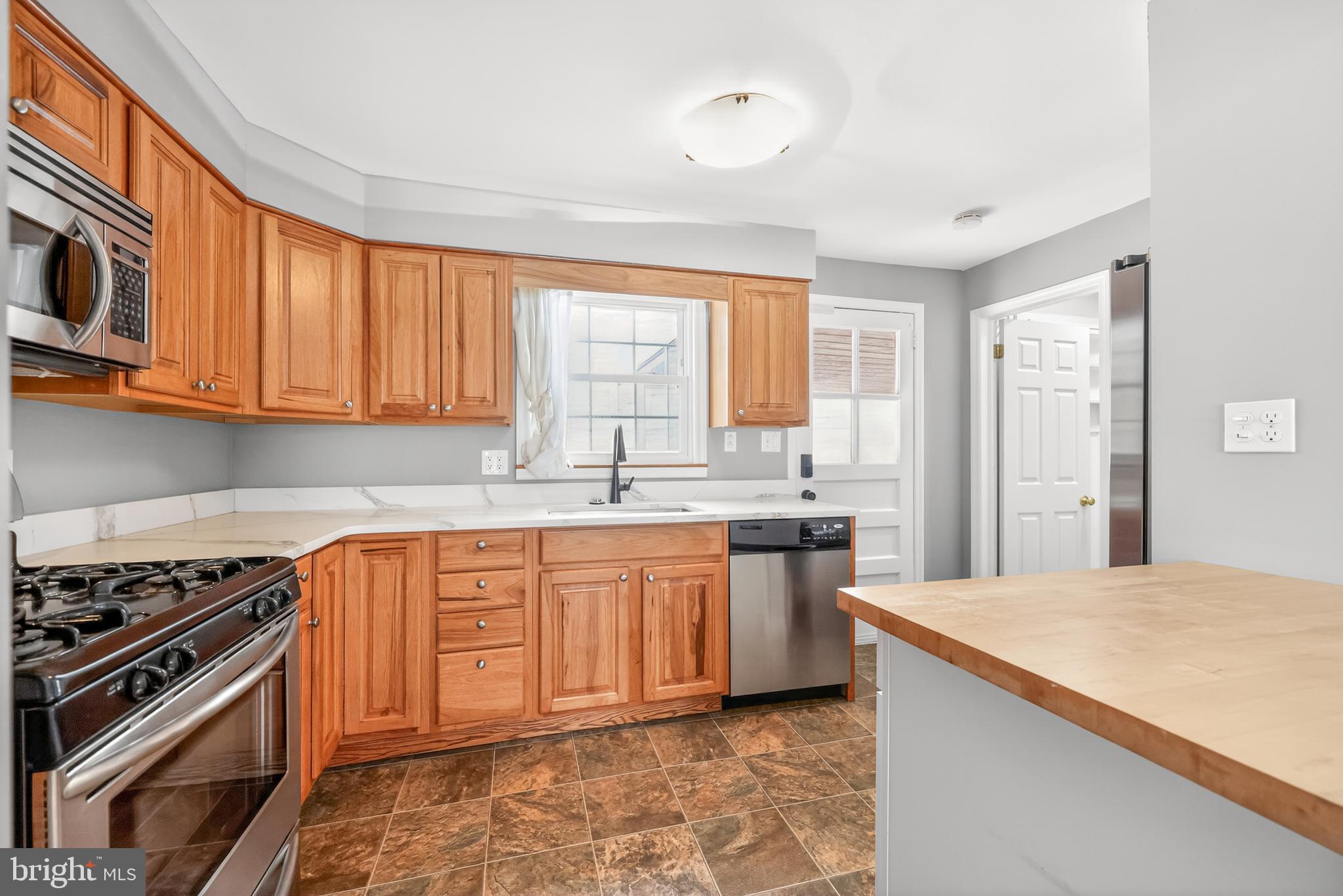 FAIRFAX - Residential