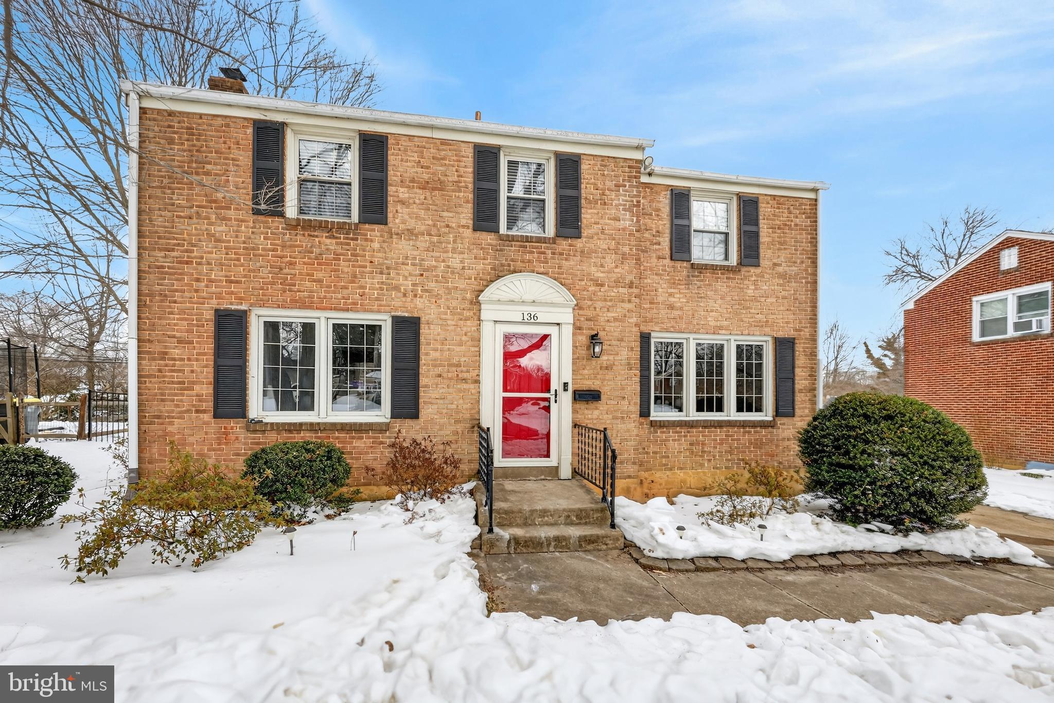 FAIRFAX - Residential