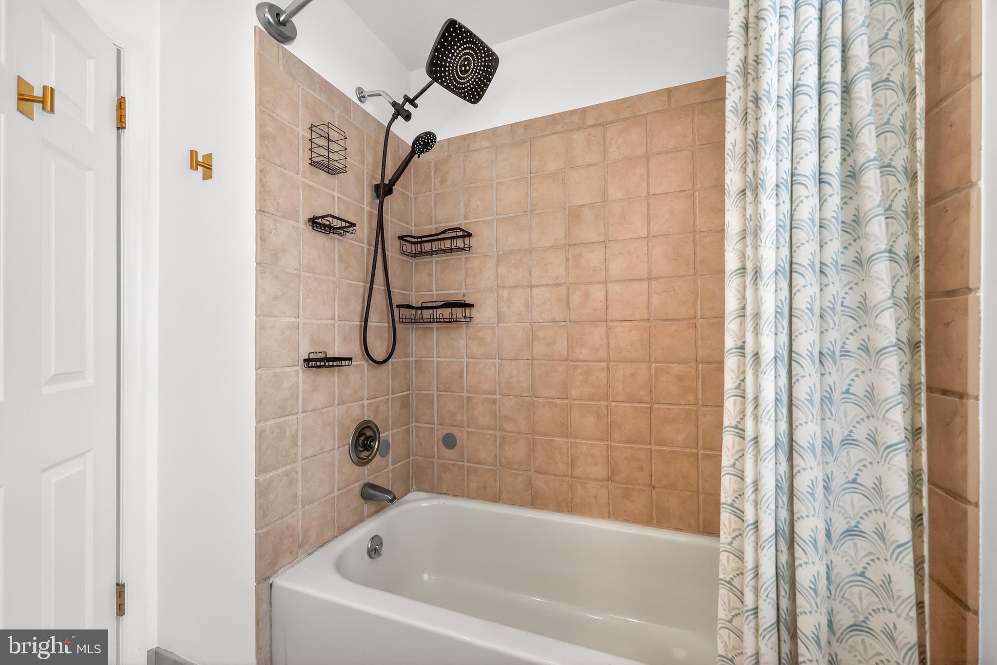 FAIRFAX - Residential