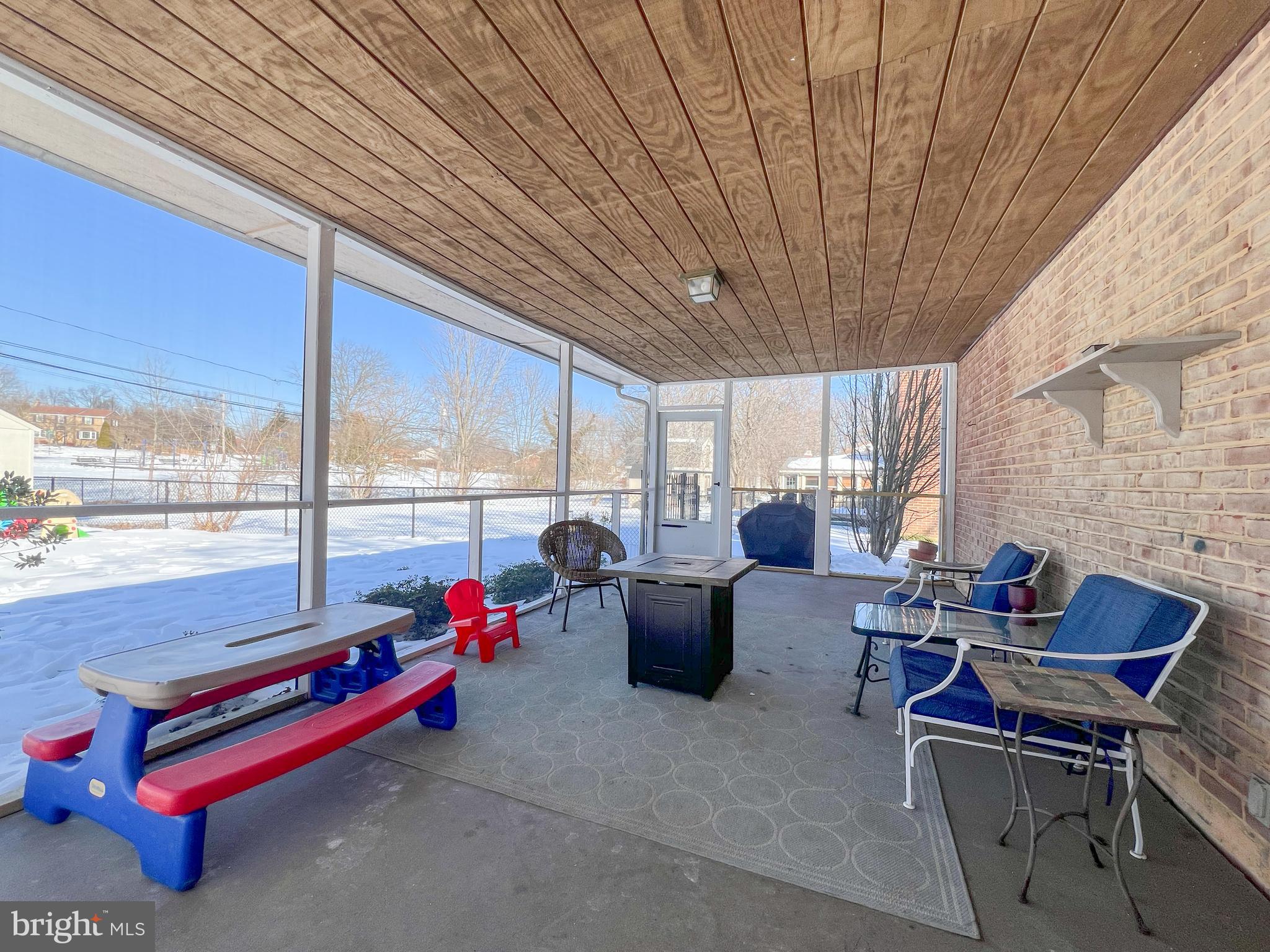 FAIRFAX - Residential