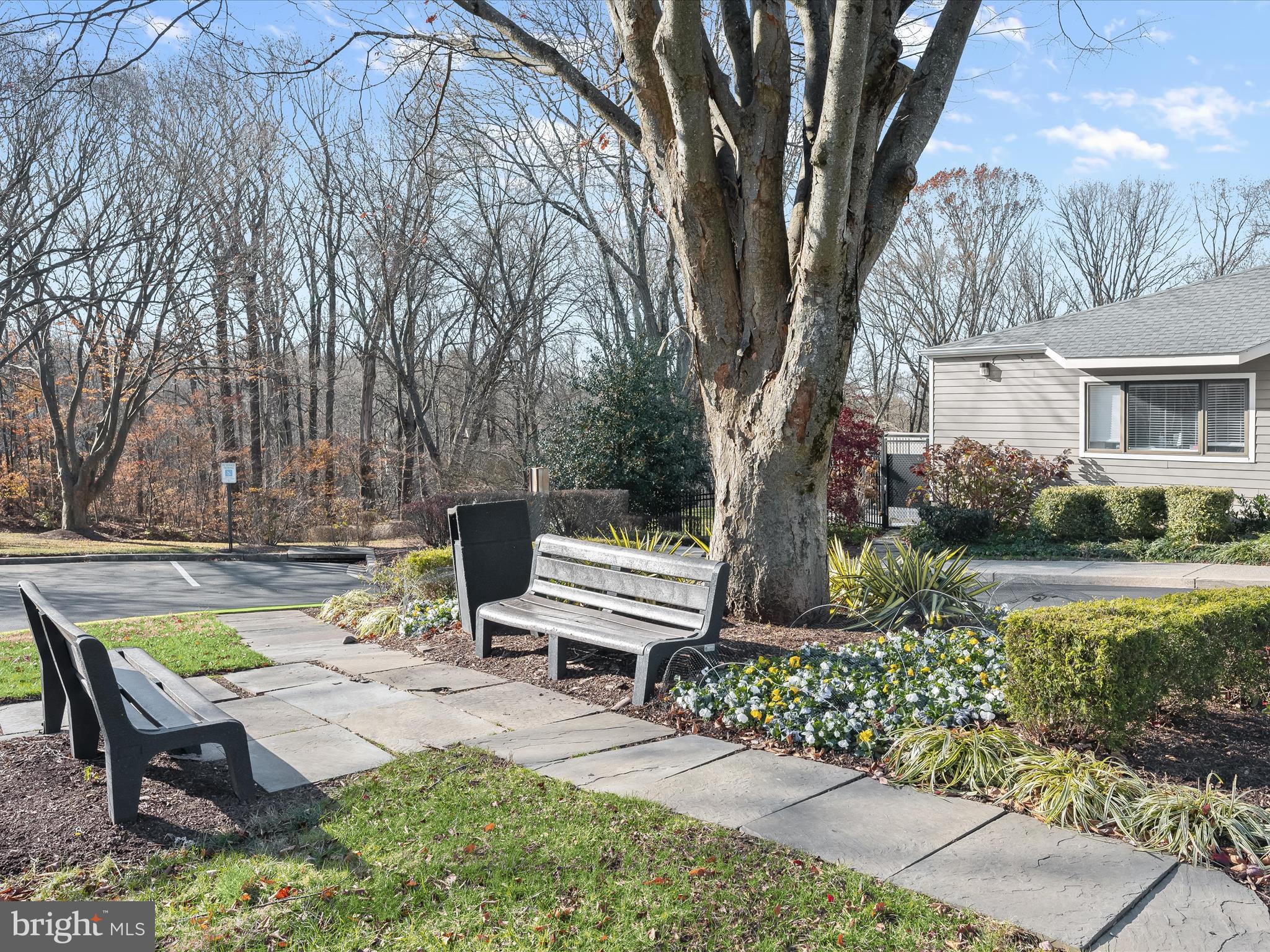 LAKEVIEW - Residential