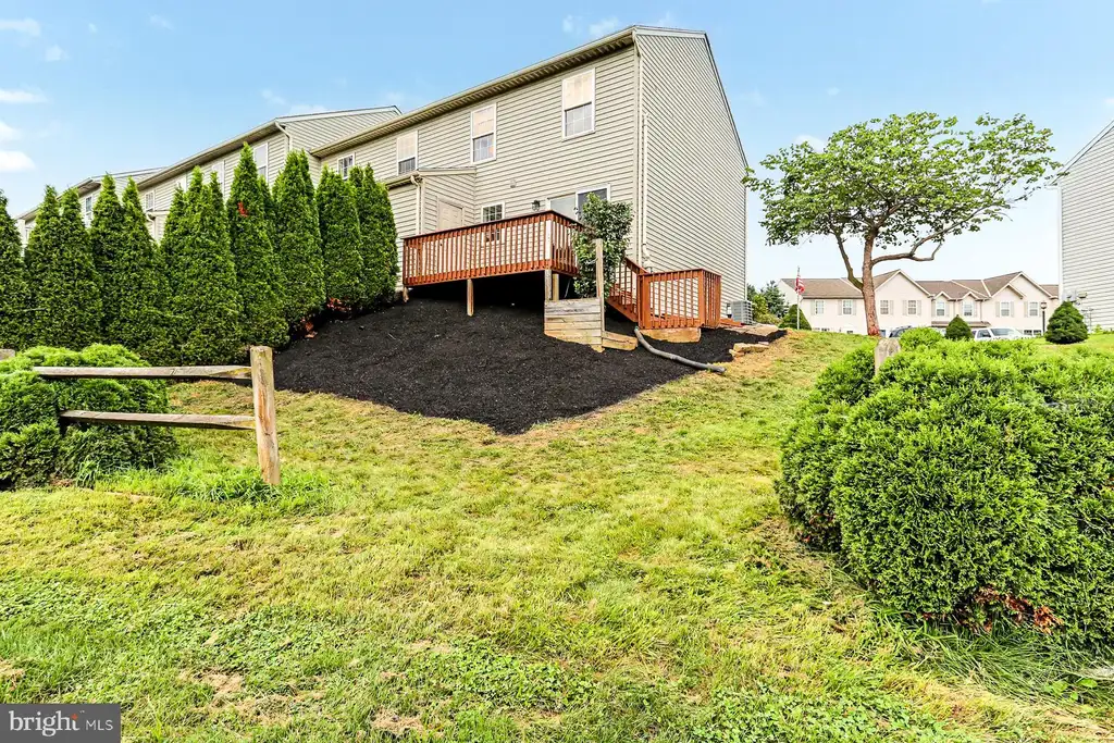 69 Laurel Dr, Myerstown, PA 17067