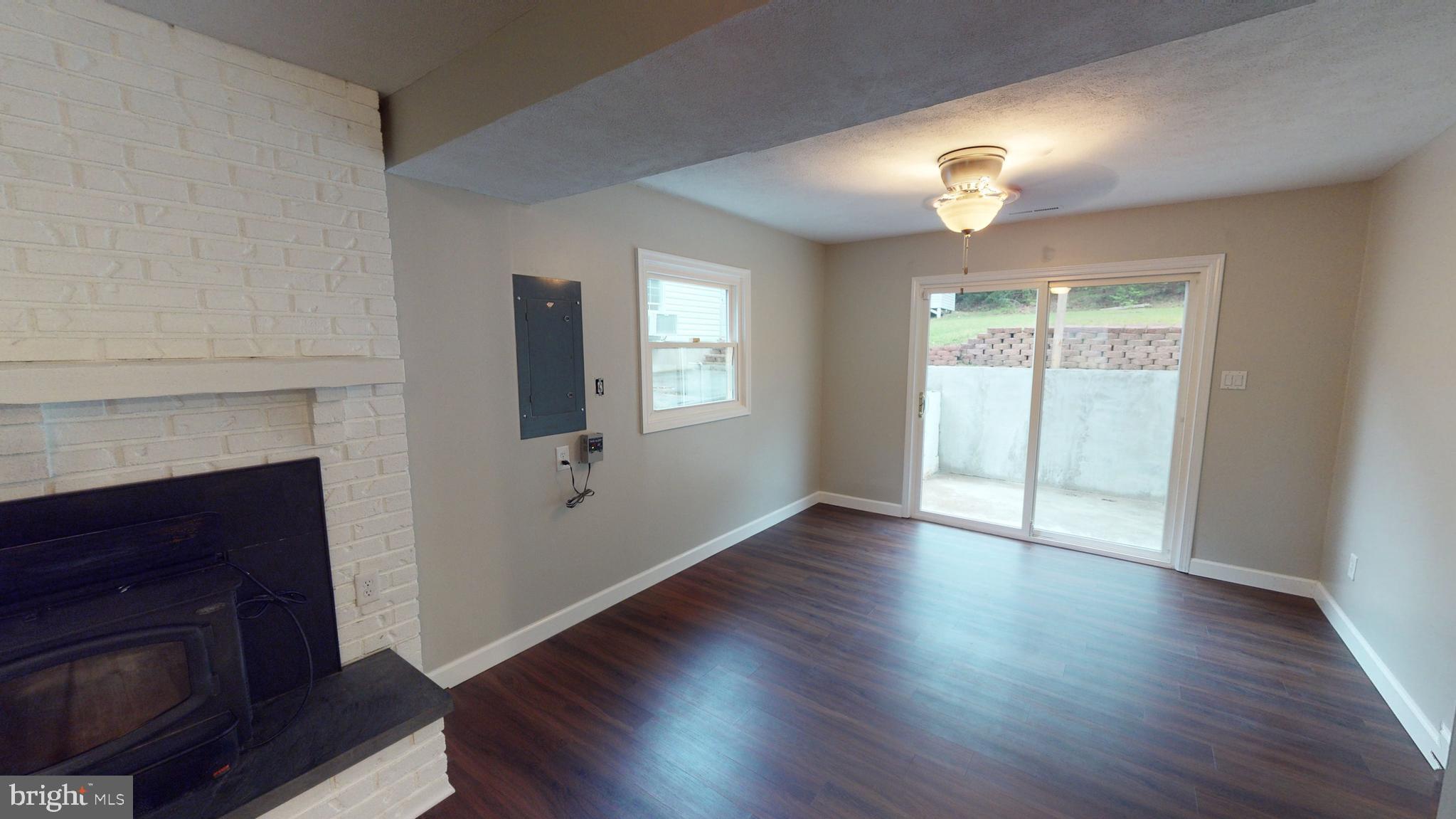 TOWN CREEK - Residential