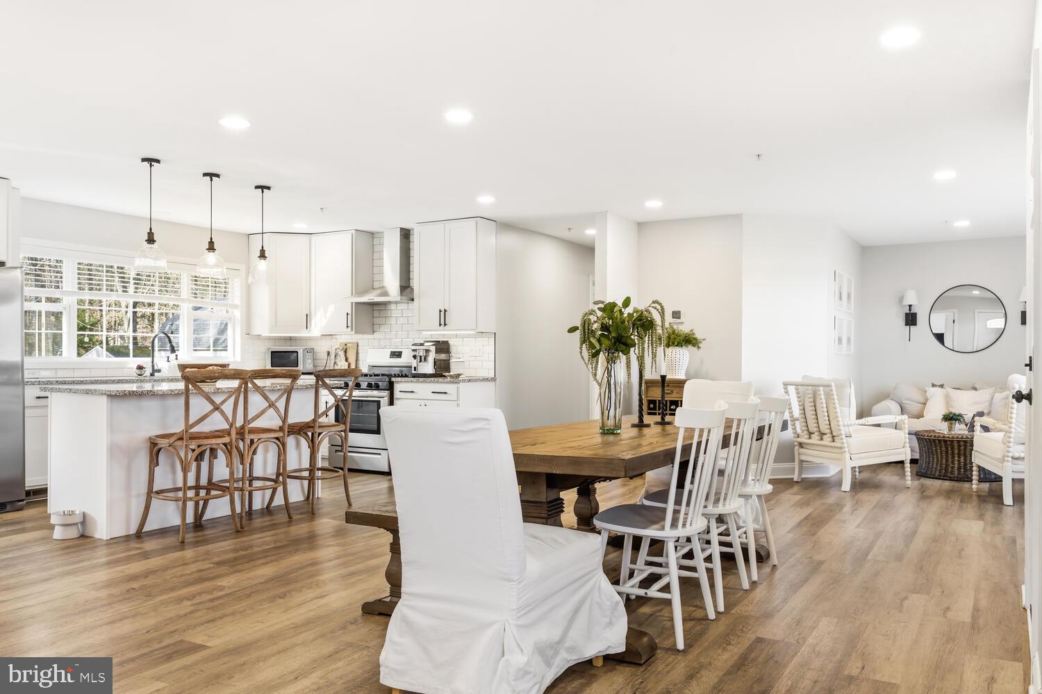 WHITE HOUSE ACRES - Residential