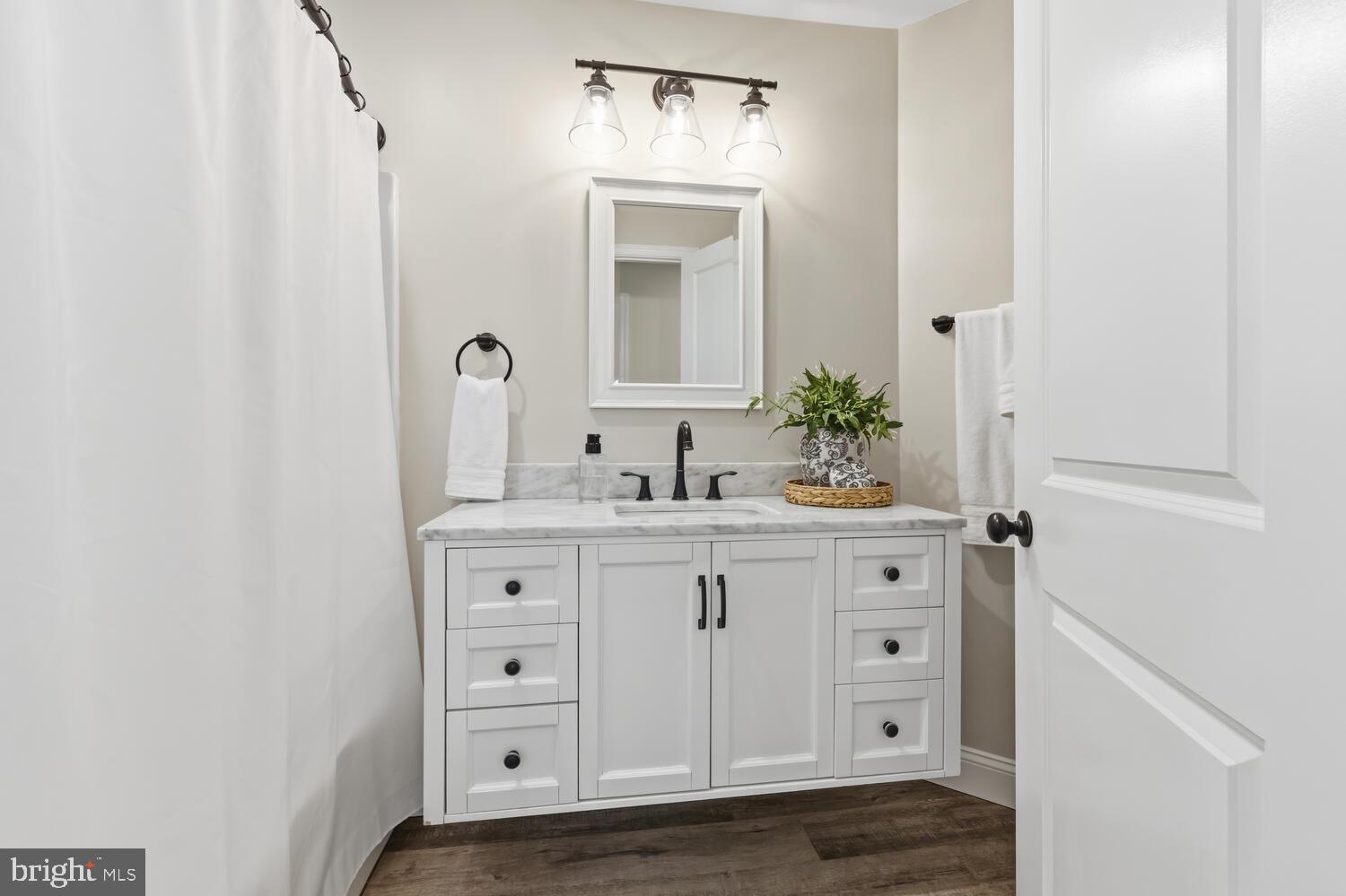 WHITE HOUSE ACRES - Residential