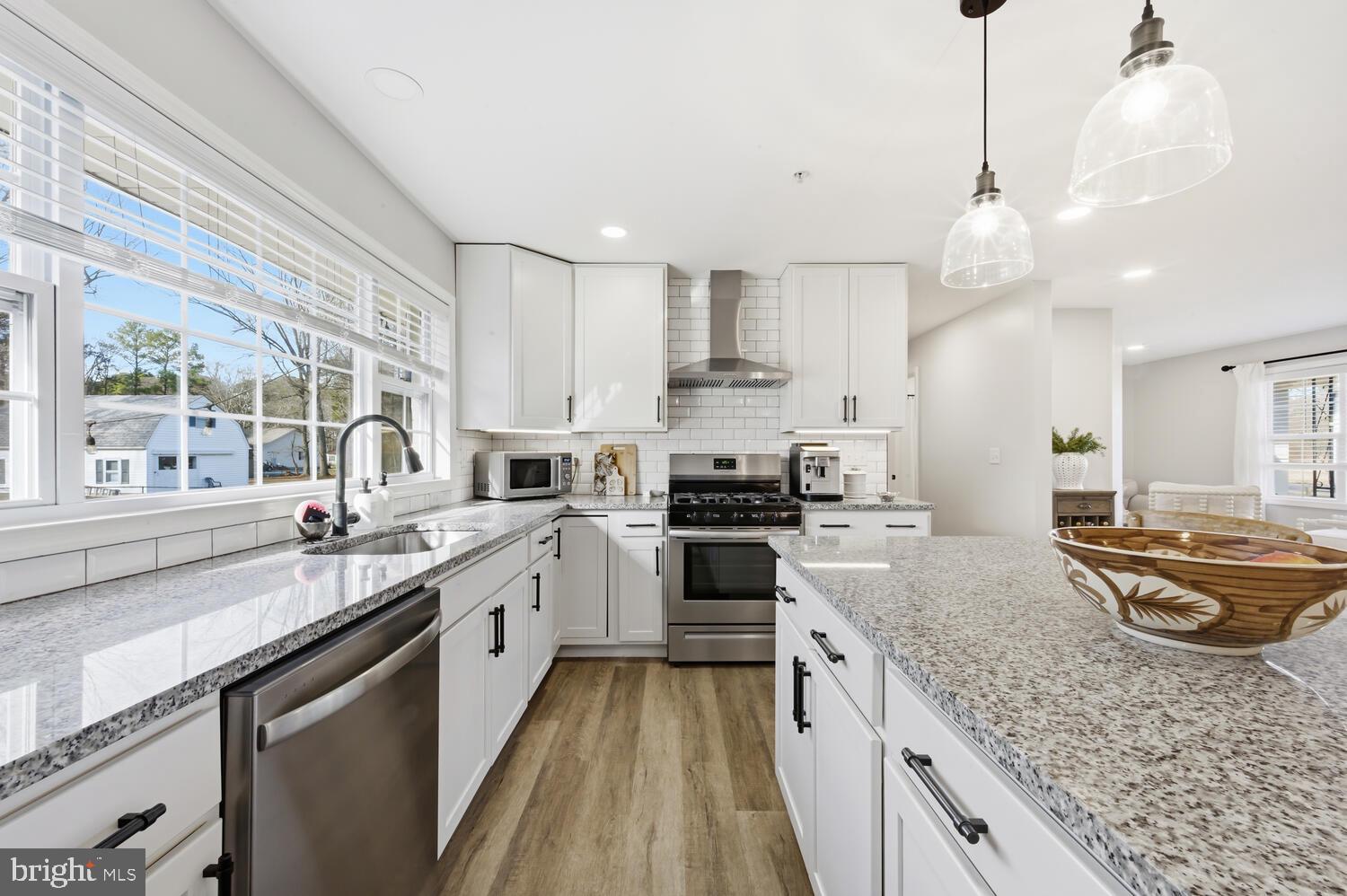 WHITE HOUSE ACRES - Residential